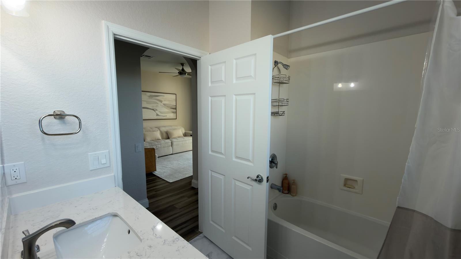 Image 39 of 76 For 6466 Cava Alta Drive 401