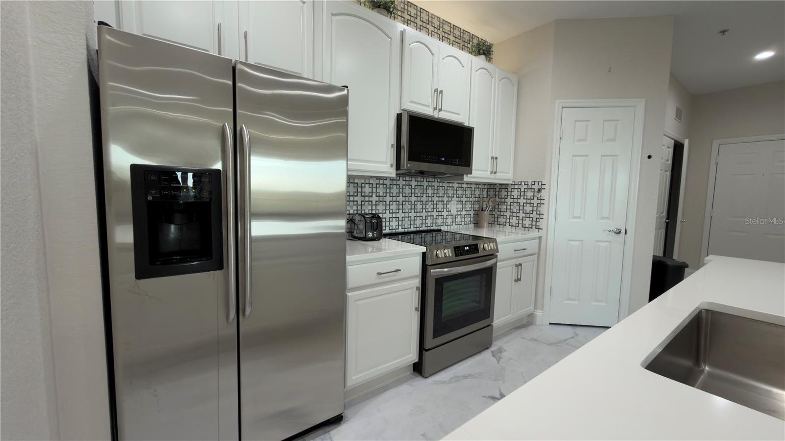 Image 42 of 76 For 6466 Cava Alta Drive 401