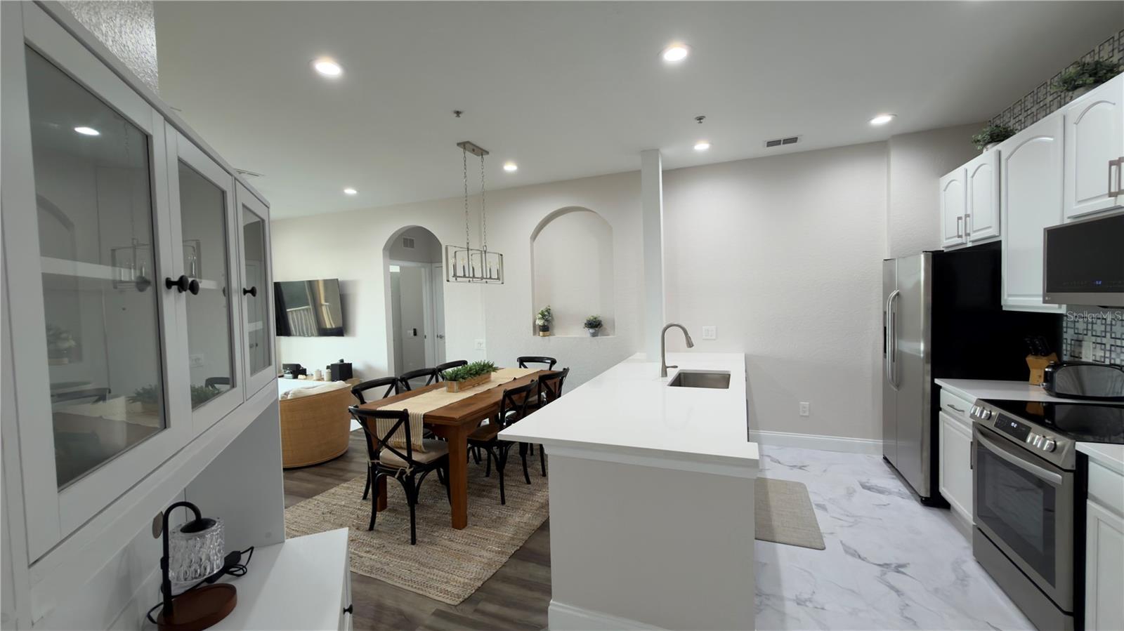 Image 5 of 76 For 6466 Cava Alta Drive 401