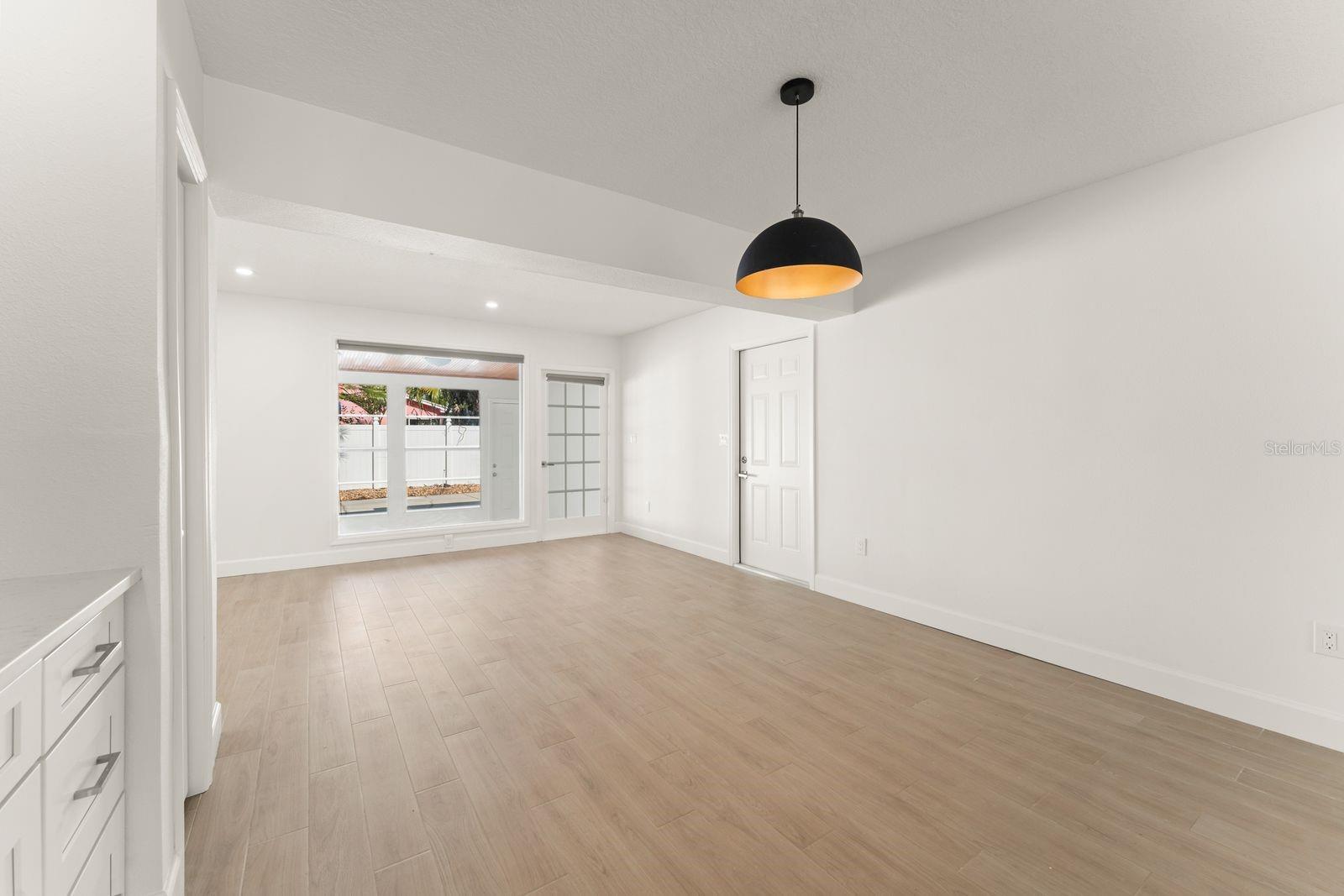 Image 17 of 41 For 107 4th Street