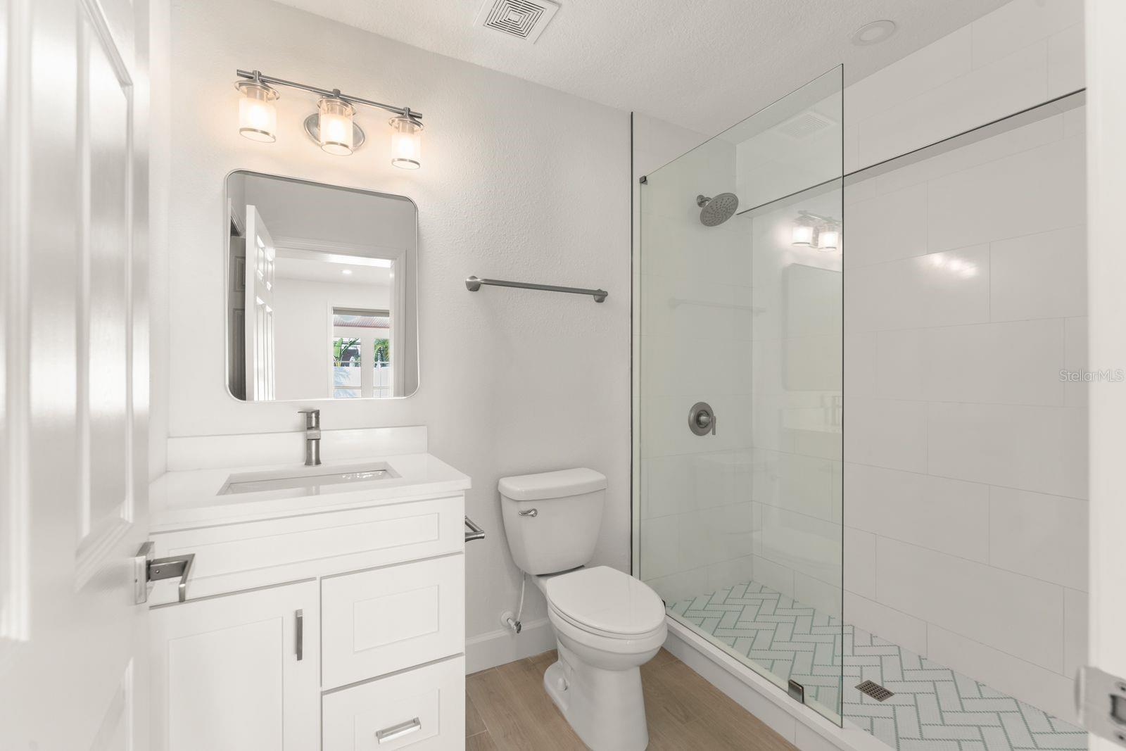 Image 25 of 41 For 107 4th Street