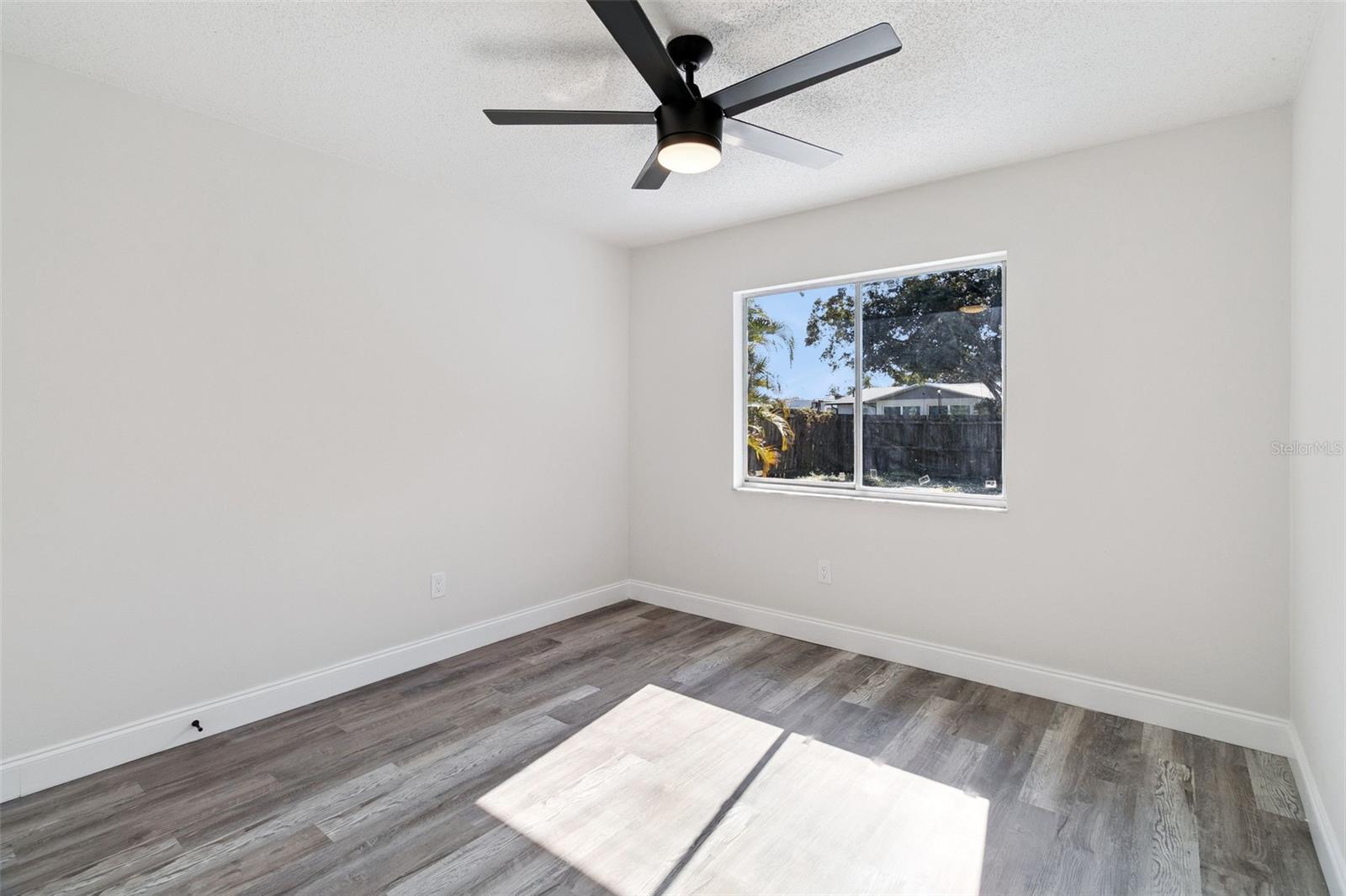 Image 14 of 24 For 1296 Dawn Street Ne