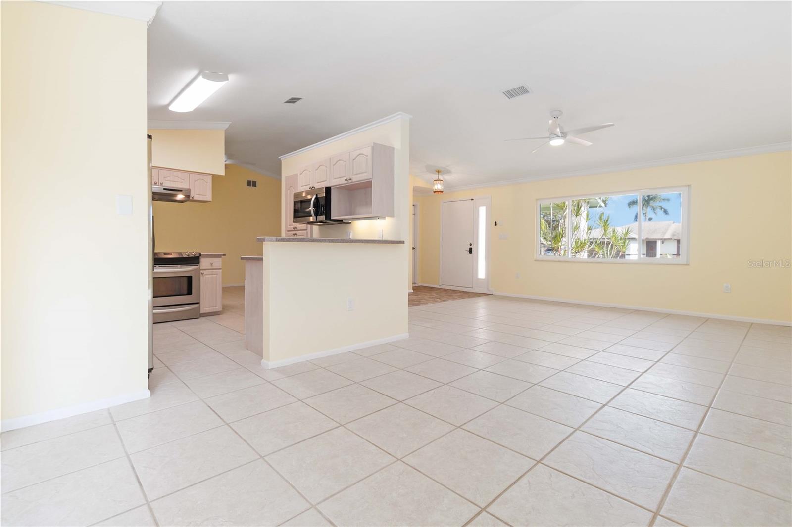 Image 13 of 47 For 2355 Raintree Lake Circle