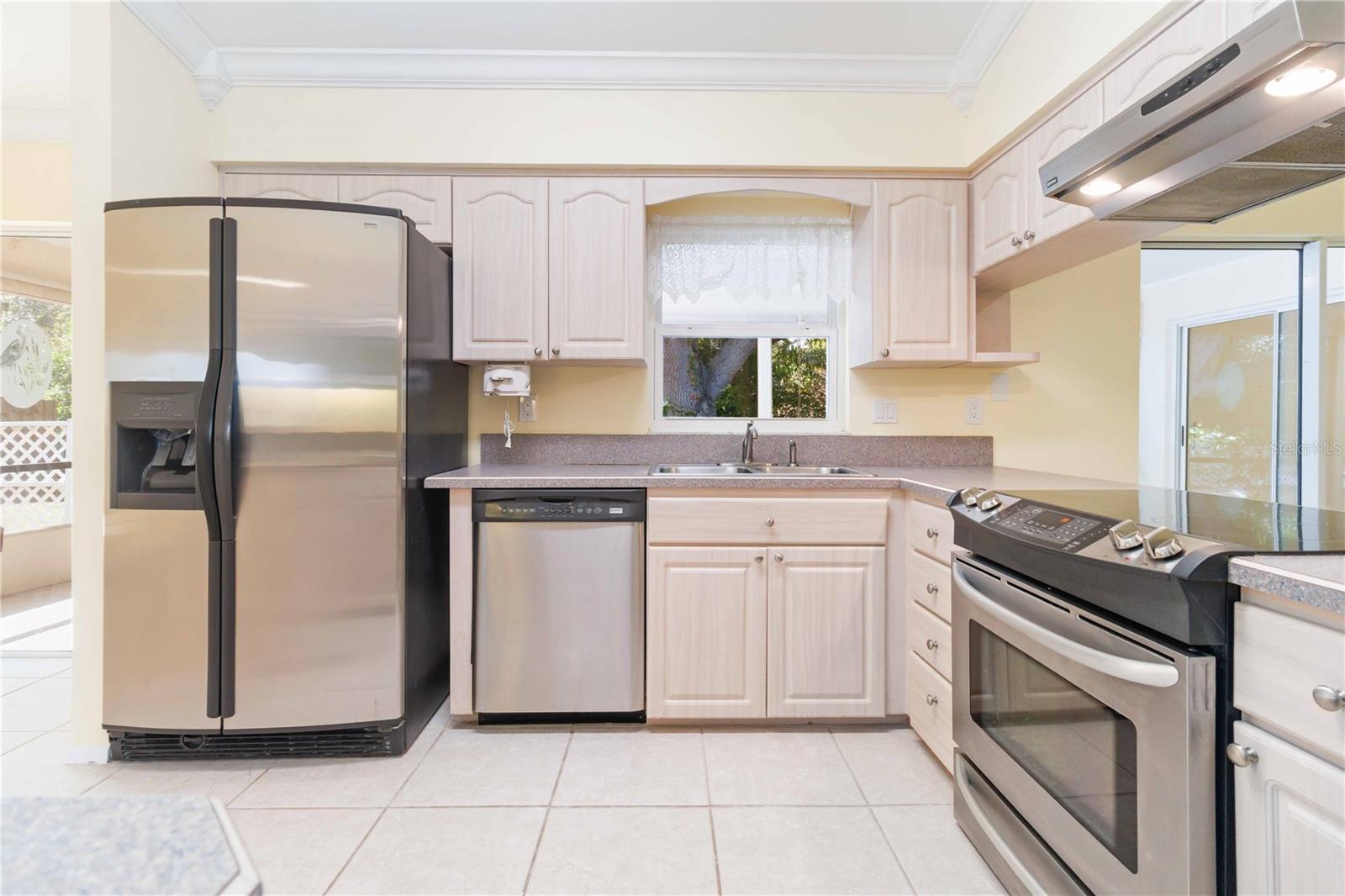 Image 17 of 47 For 2355 Raintree Lake Circle