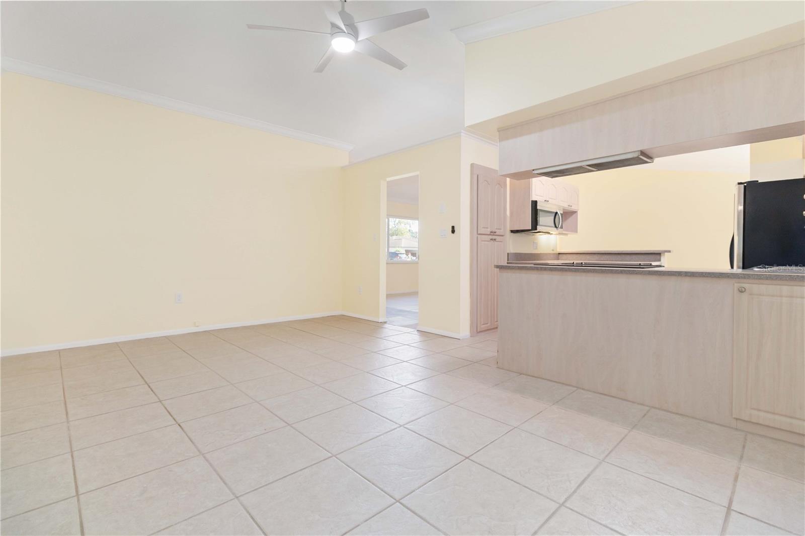 Image 19 of 47 For 2355 Raintree Lake Circle