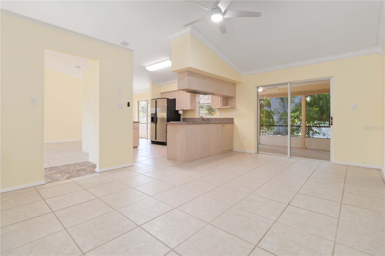 Image 23 of 47 For 2355 Raintree Lake Circle