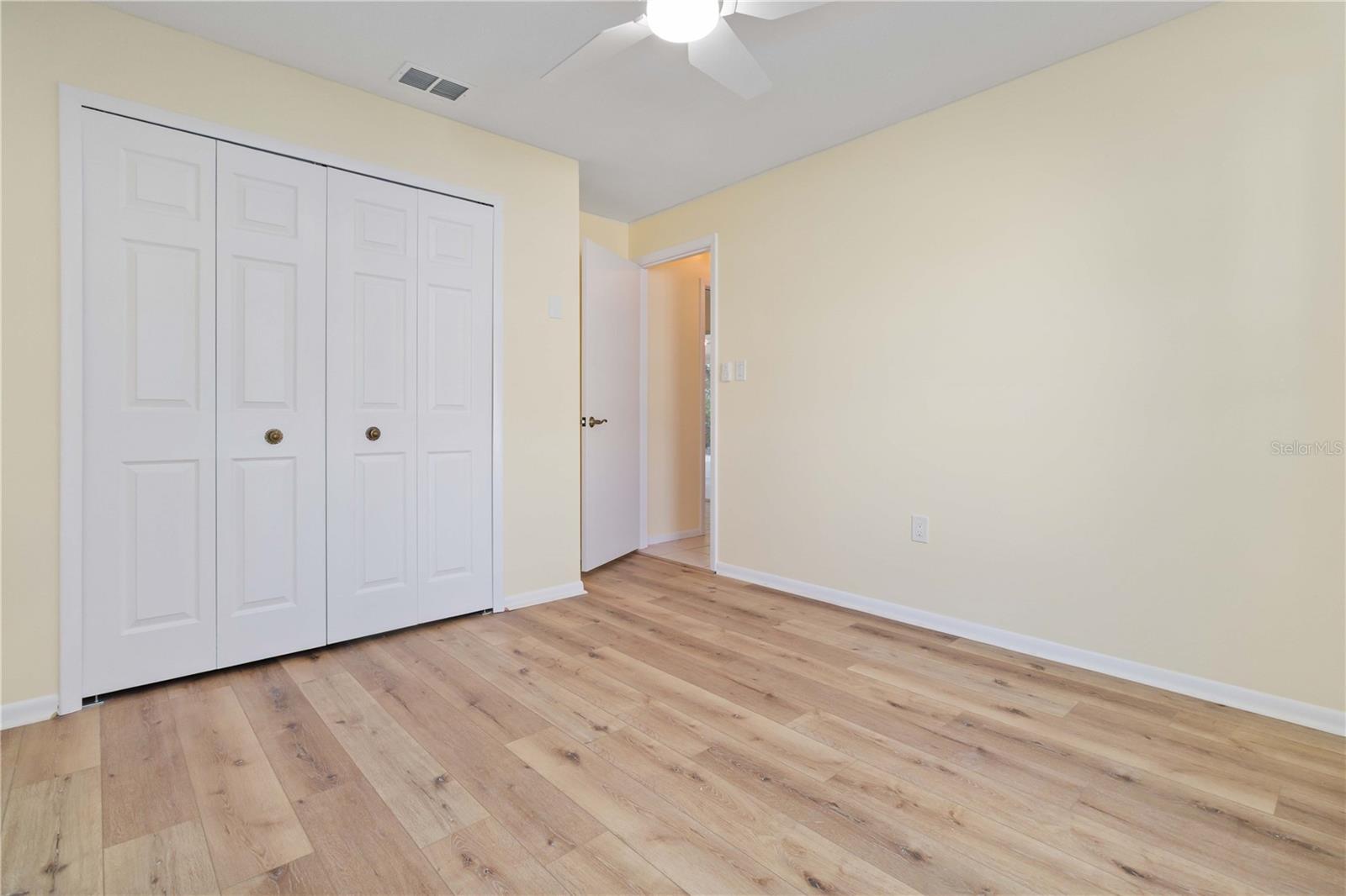 Image 29 of 47 For 2355 Raintree Lake Circle