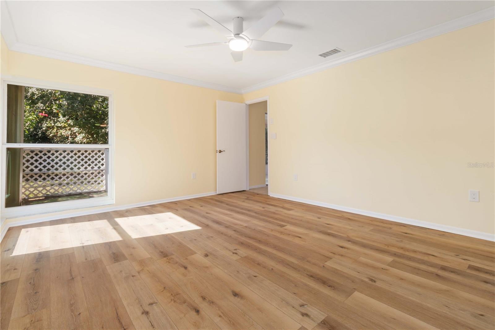 Image 32 of 47 For 2355 Raintree Lake Circle