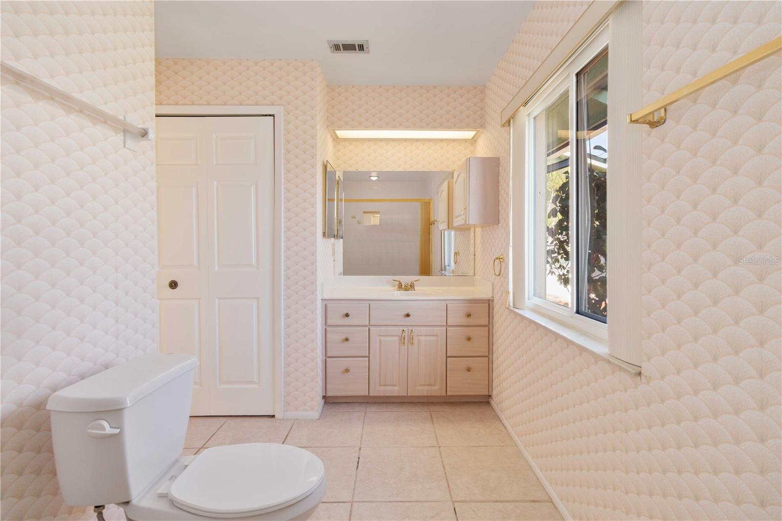 Image 35 of 47 For 2355 Raintree Lake Circle