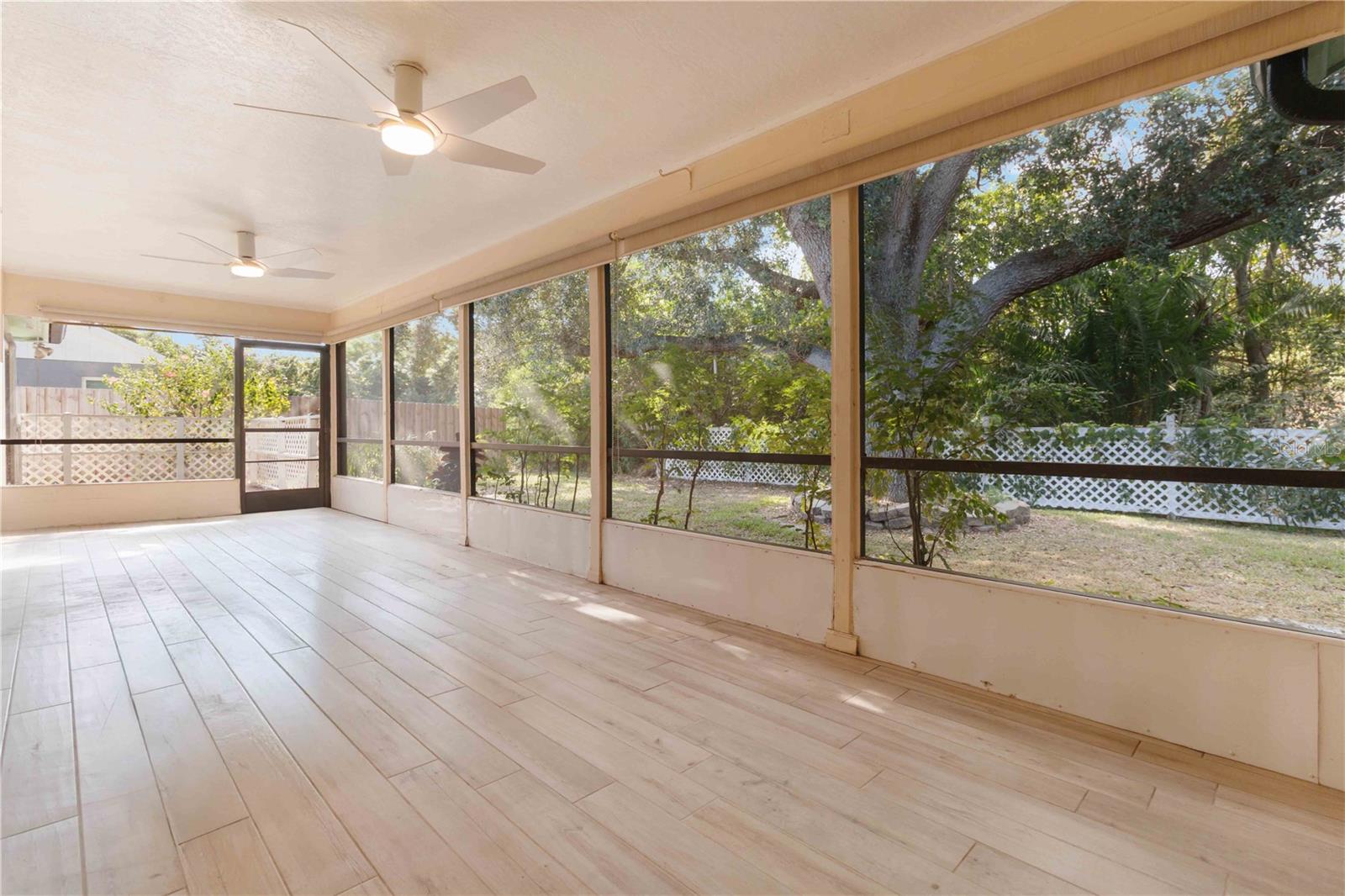 Image 37 of 47 For 2355 Raintree Lake Circle