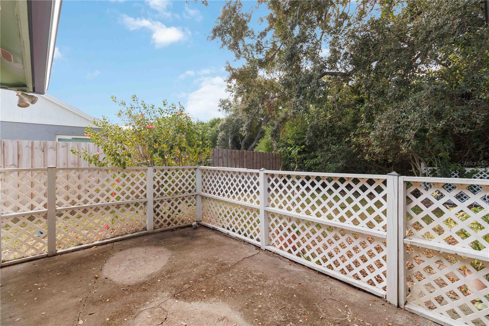 Image 38 of 47 For 2355 Raintree Lake Circle