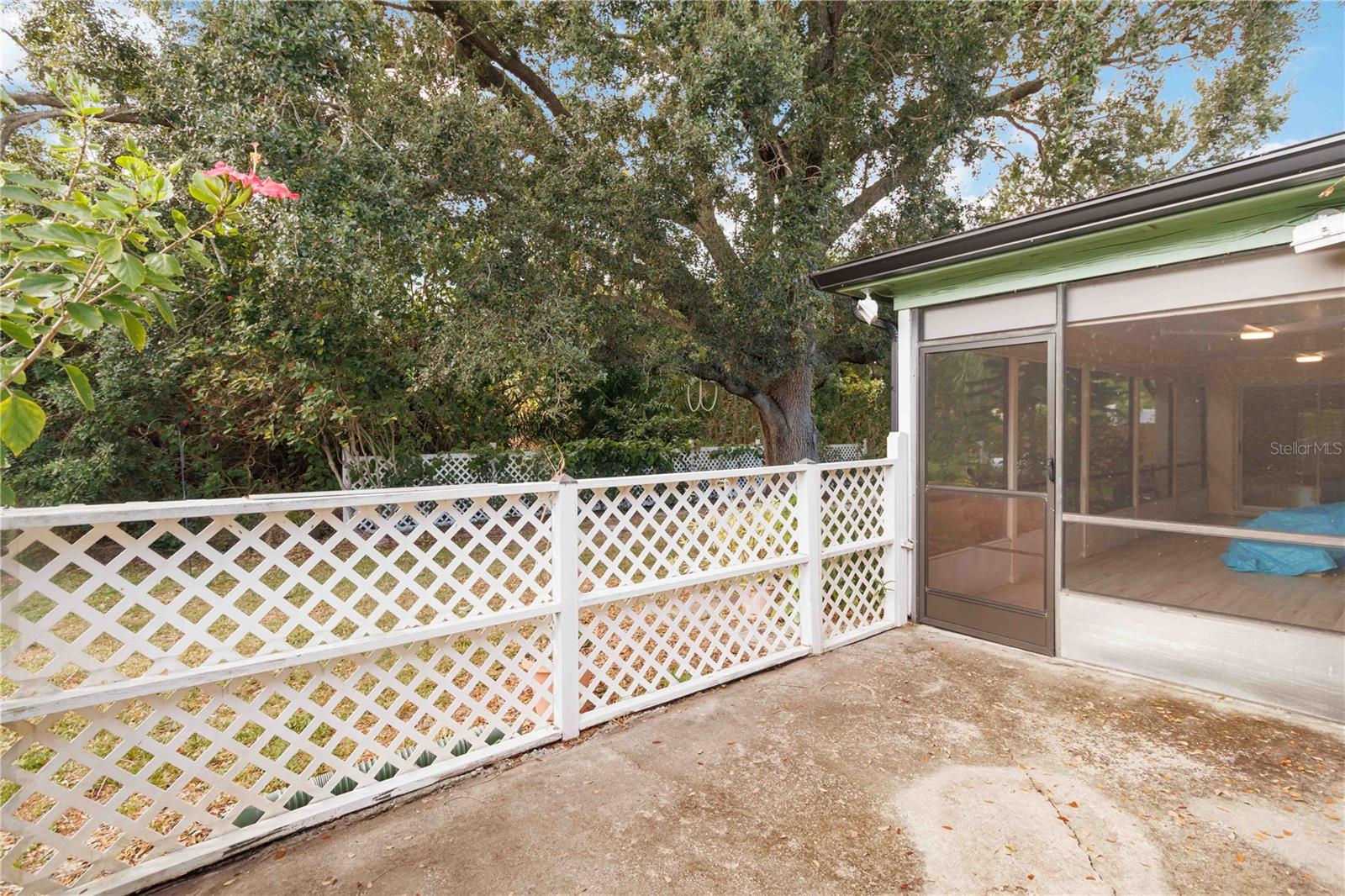 Image 39 of 47 For 2355 Raintree Lake Circle