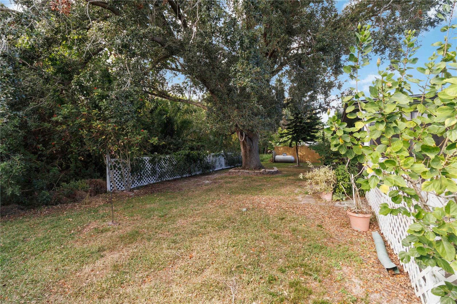 Image 40 of 47 For 2355 Raintree Lake Circle