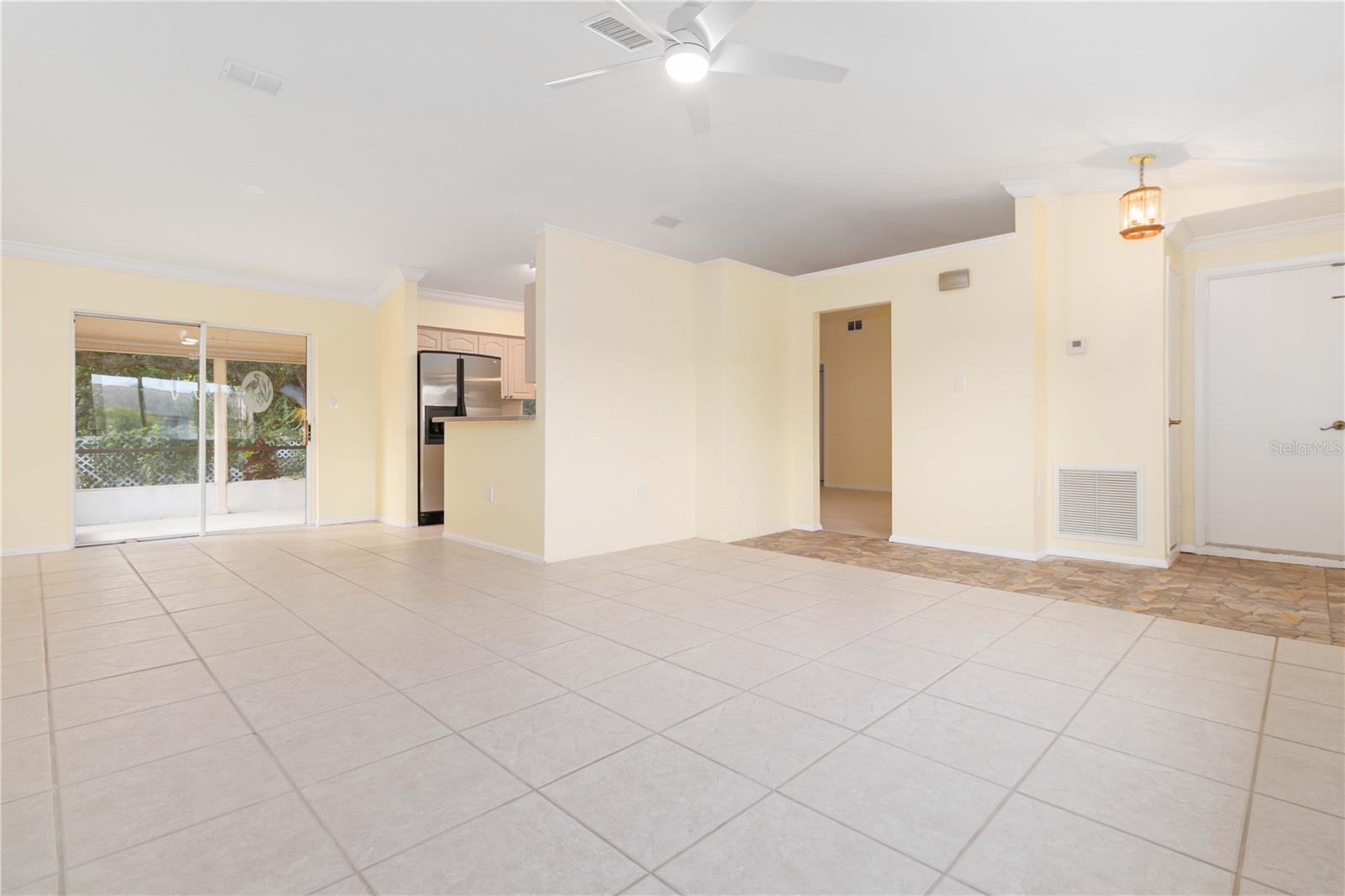 Image 7 of 47 For 2355 Raintree Lake Circle