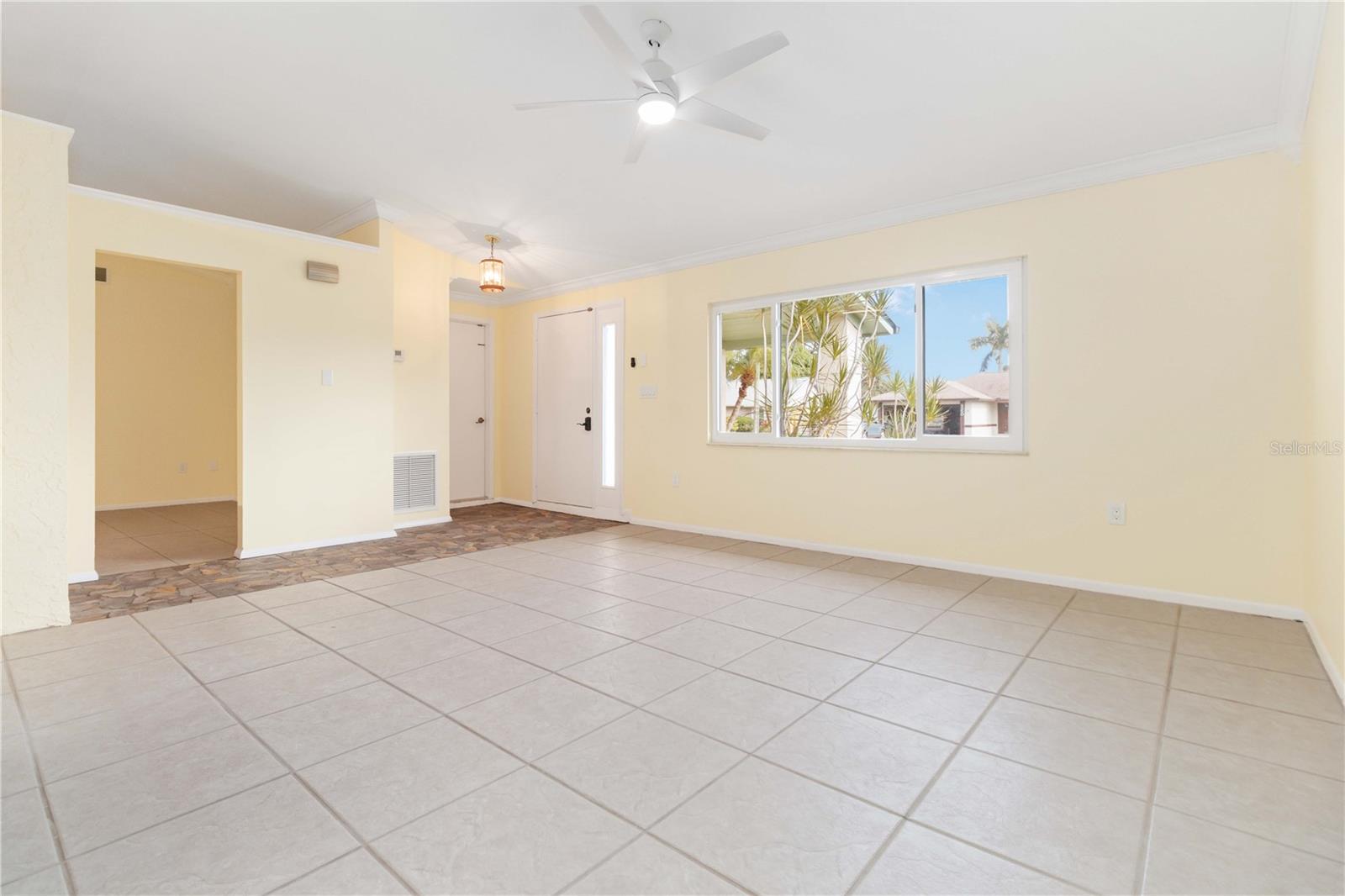 Image 8 of 47 For 2355 Raintree Lake Circle