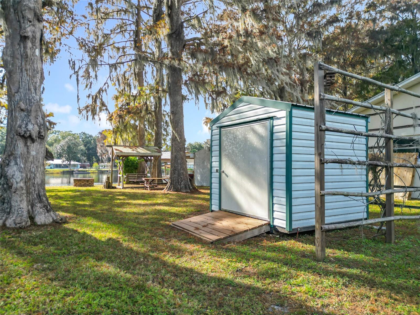 Image 10 of 38 For 7686 Crescent Loop