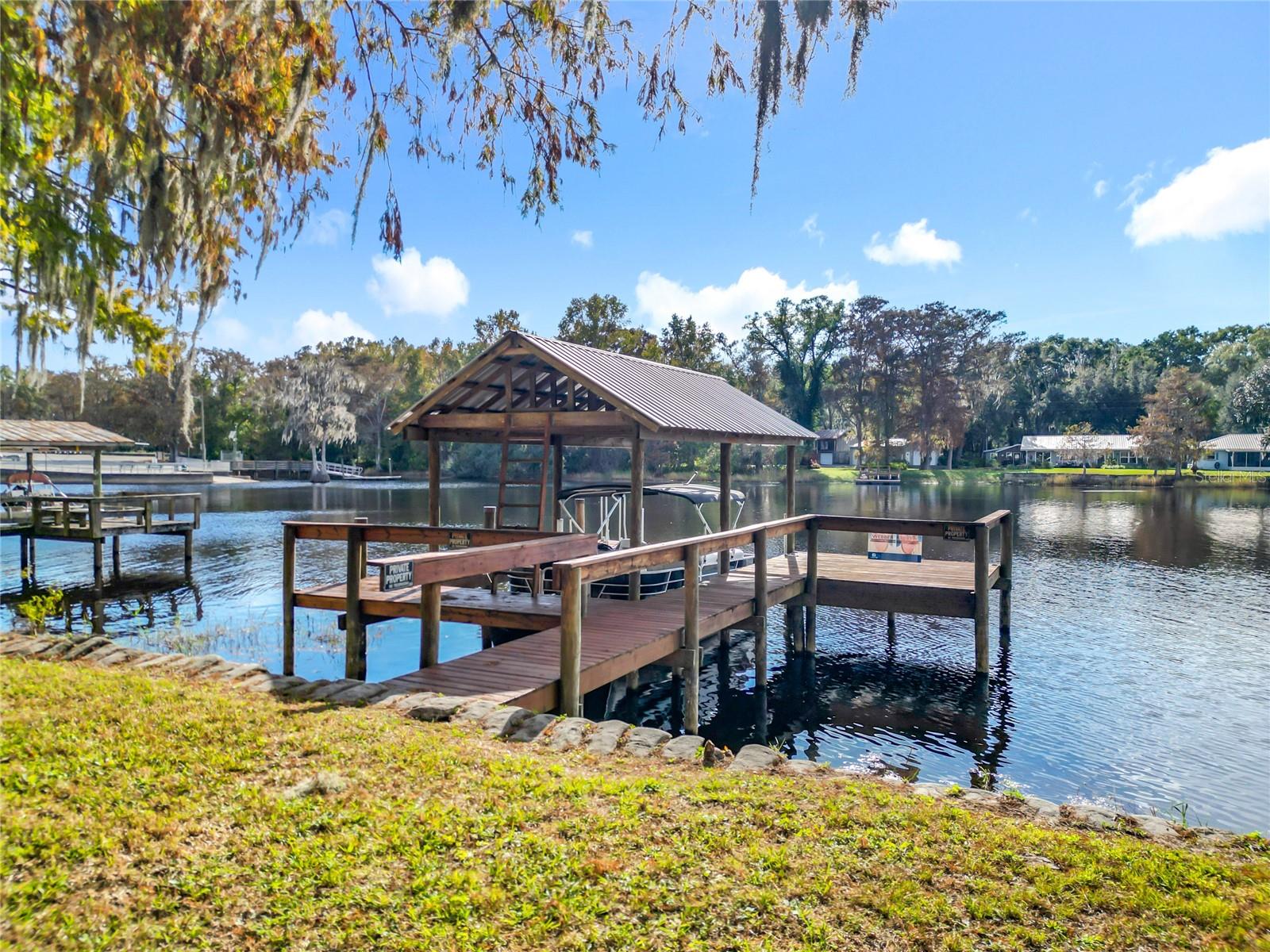 Image 16 of 38 For 7686 Crescent Loop