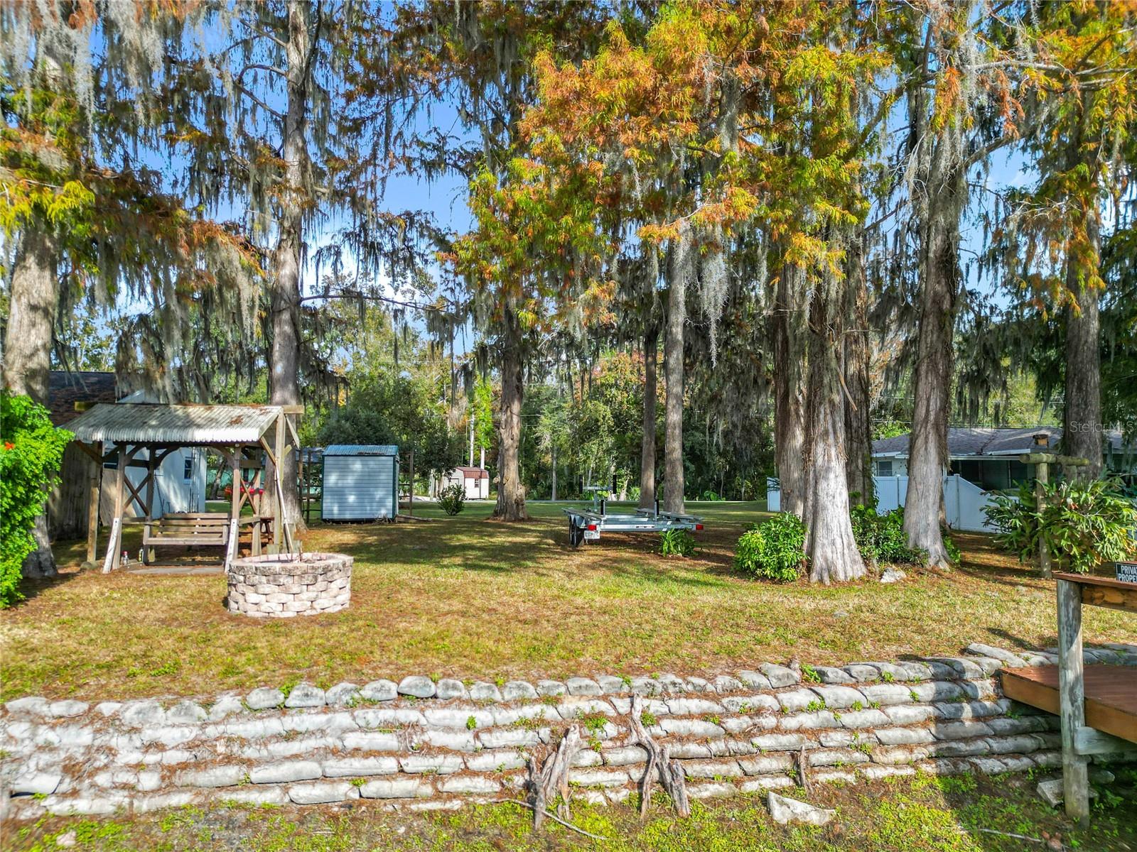 Image 18 of 38 For 7686 Crescent Loop