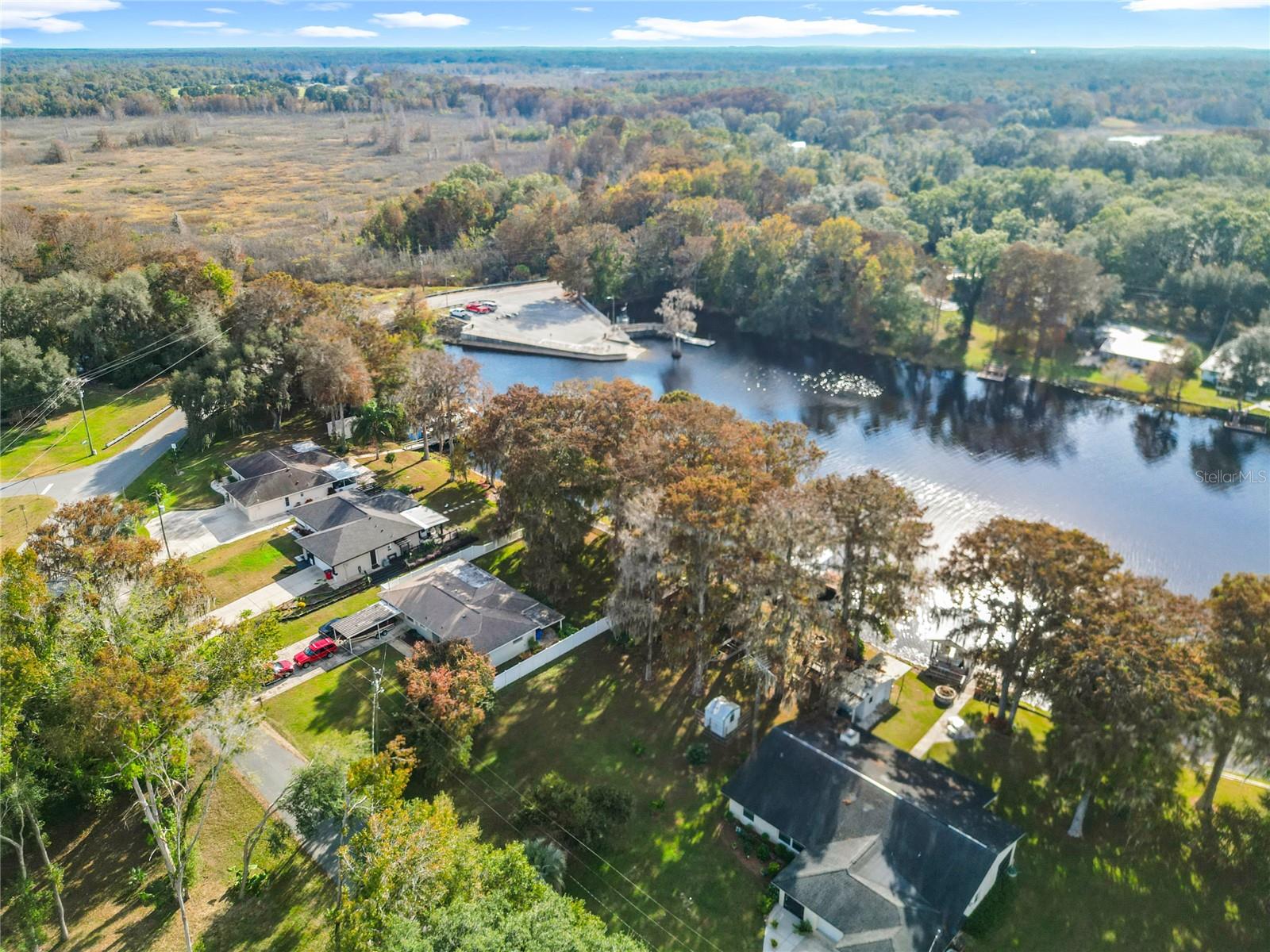 Image 2 of 38 For 7686 Crescent Loop