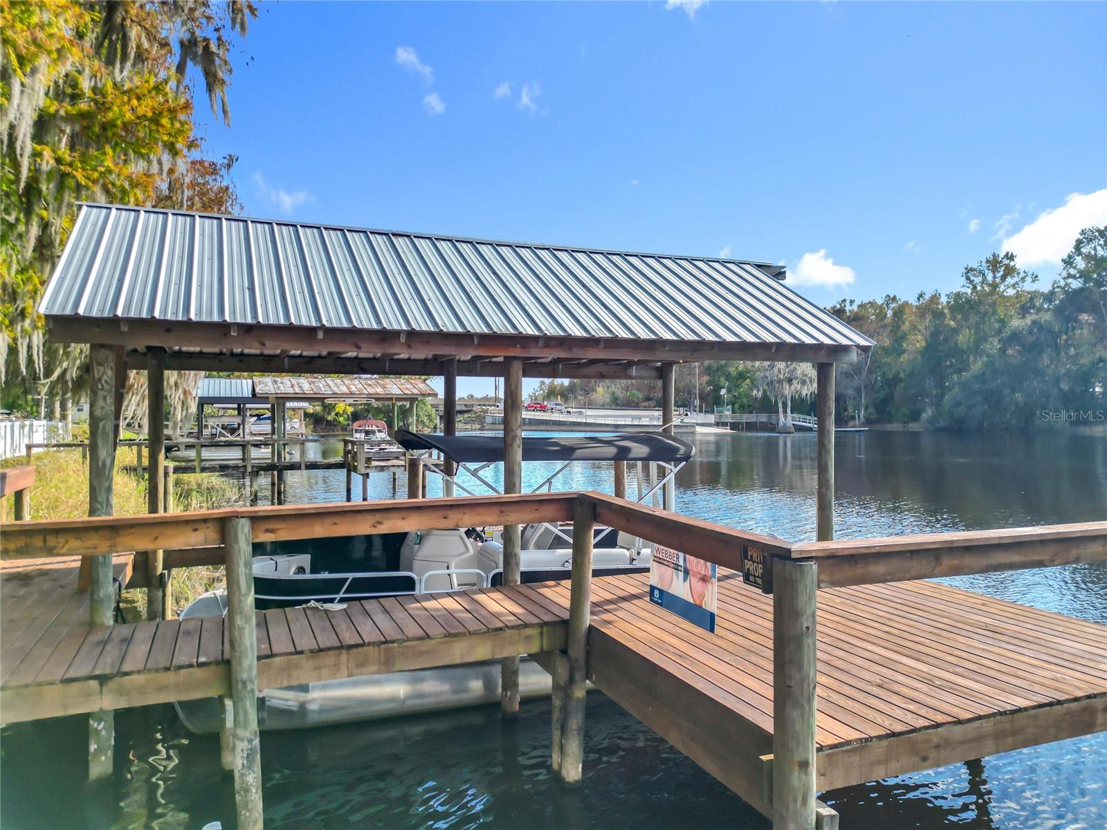 Image 21 of 38 For 7686 Crescent Loop