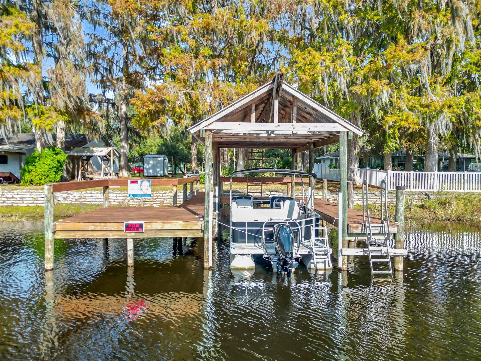 Image 22 of 38 For 7686 Crescent Loop