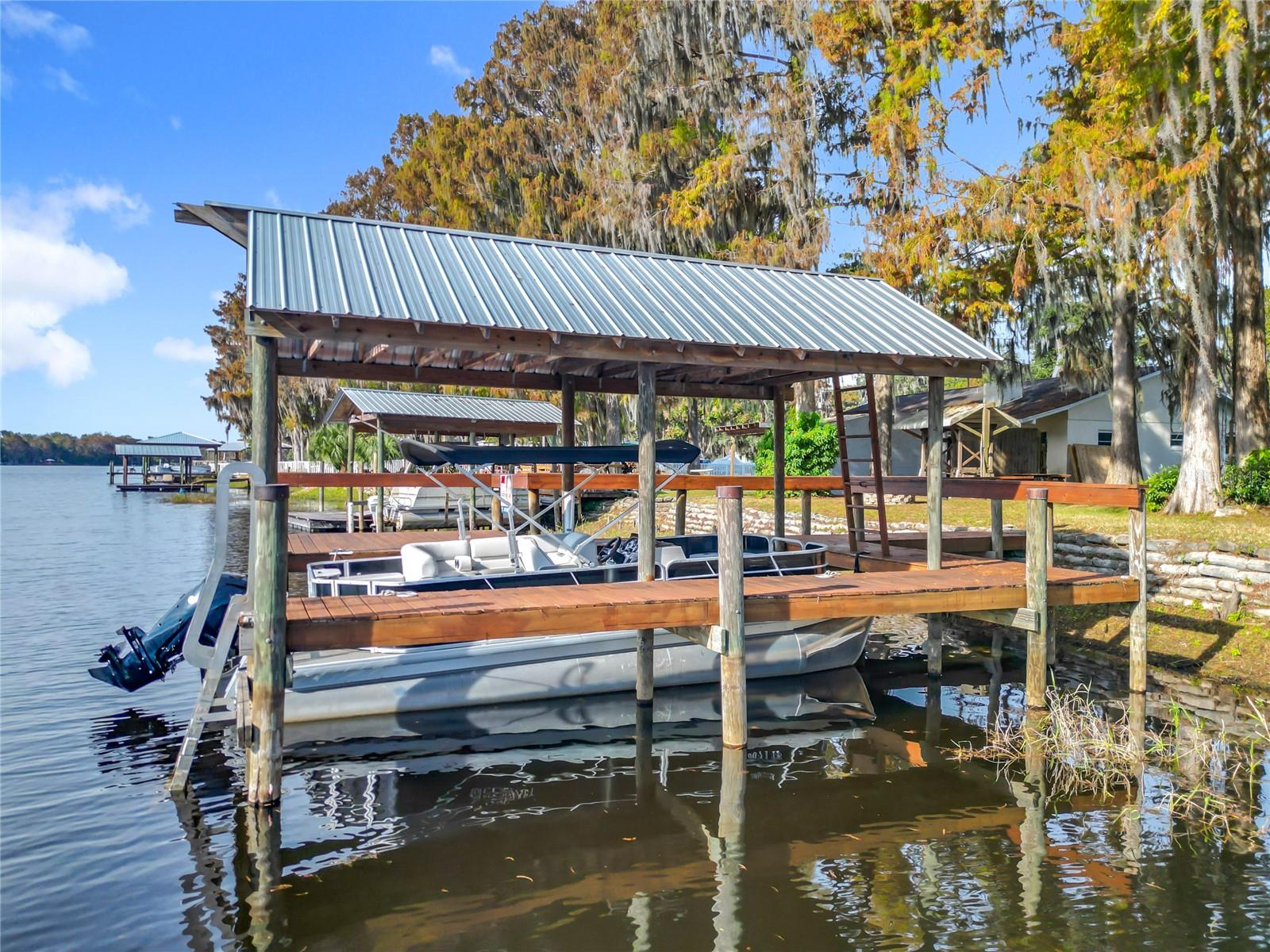 Image 24 of 38 For 7686 Crescent Loop