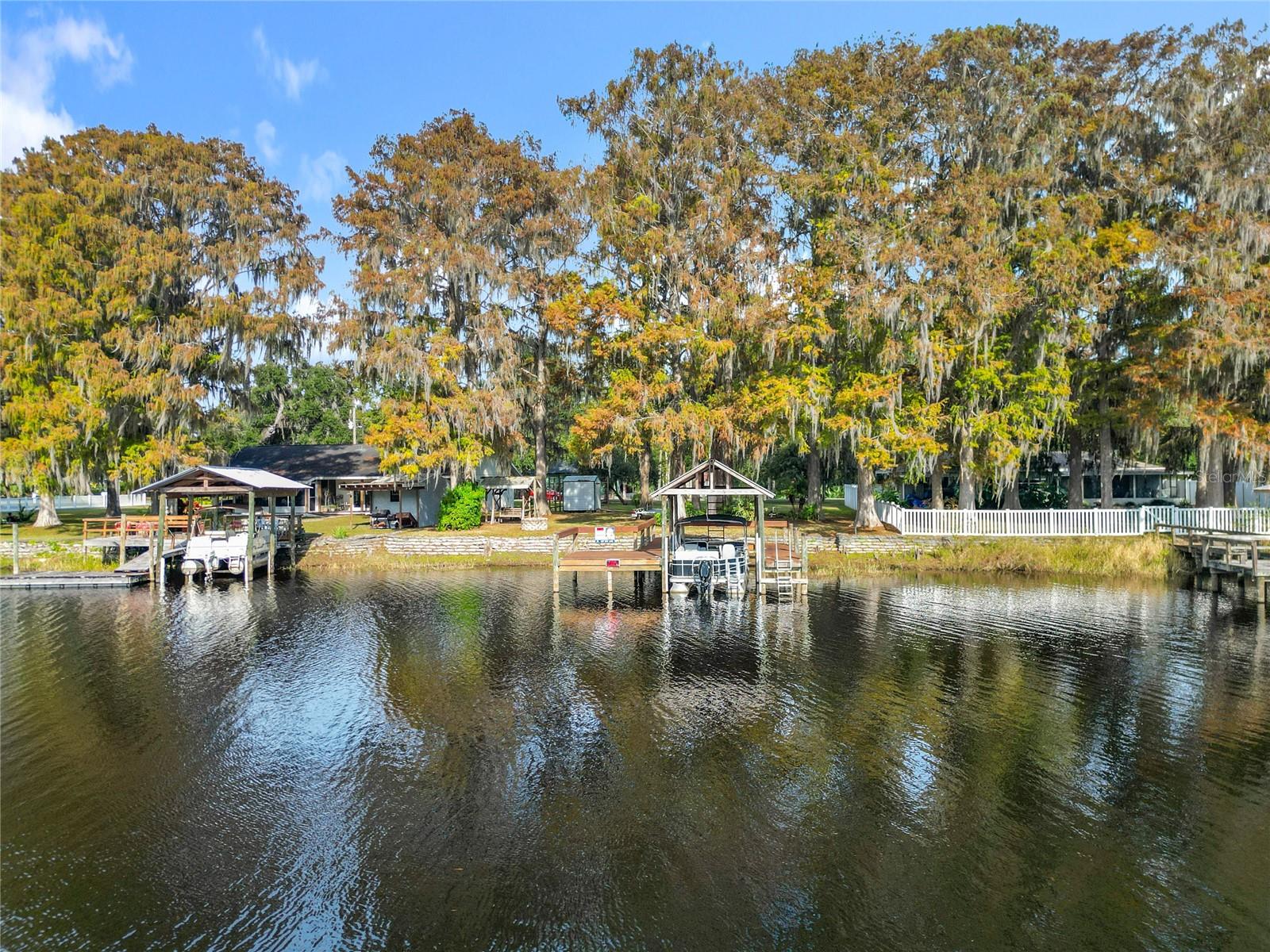 Image 28 of 38 For 7686 Crescent Loop