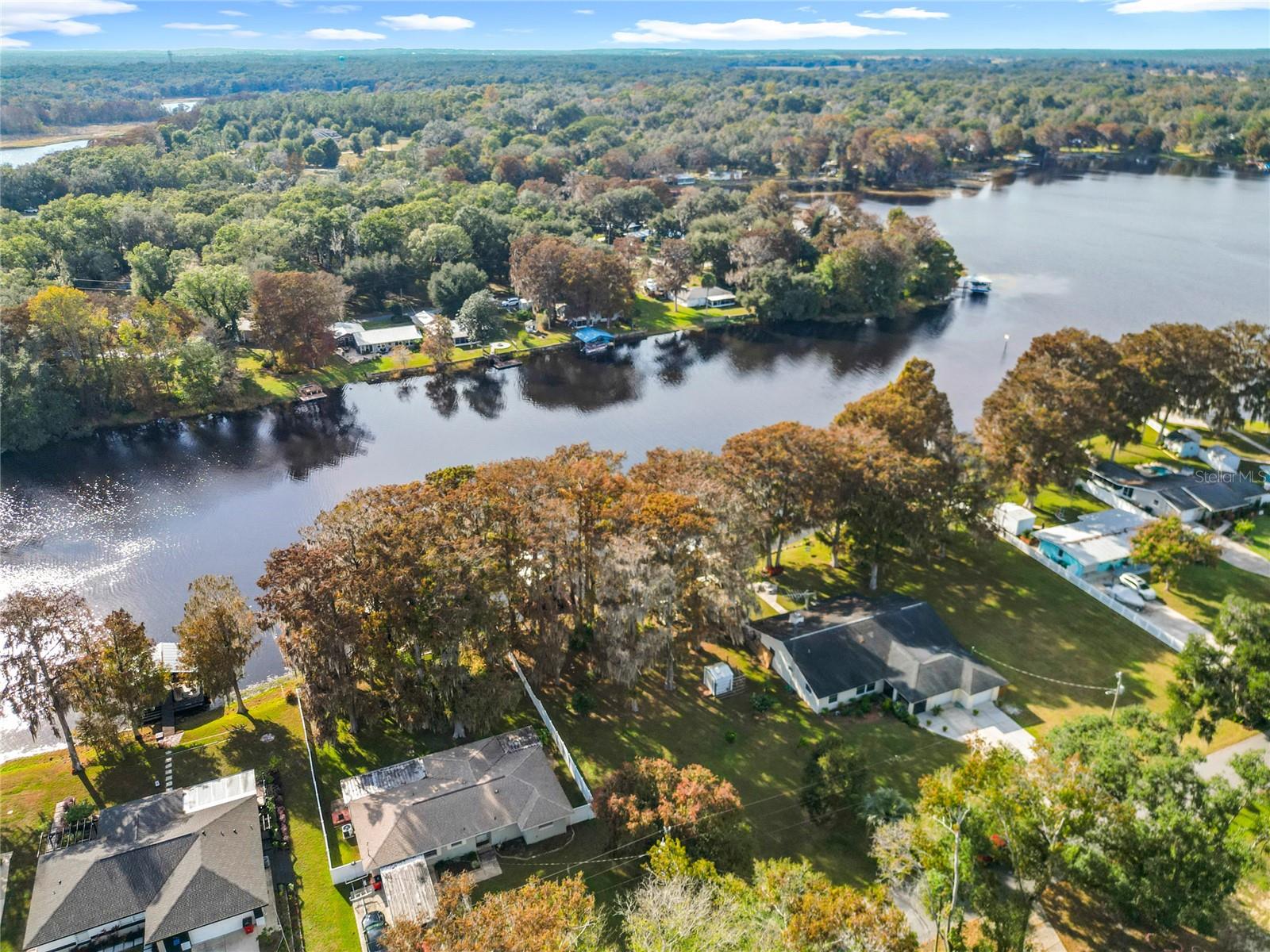 Image 3 of 38 For 7686 Crescent Loop