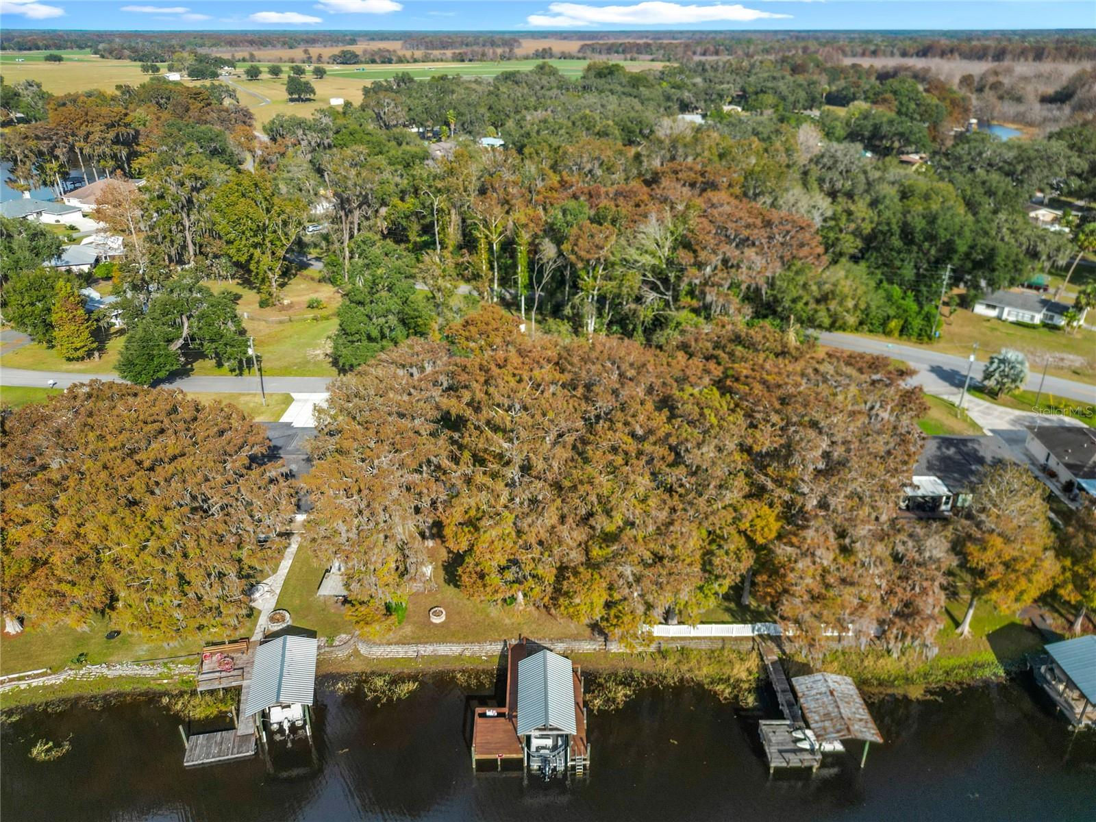 Image 35 of 38 For 7686 Crescent Loop