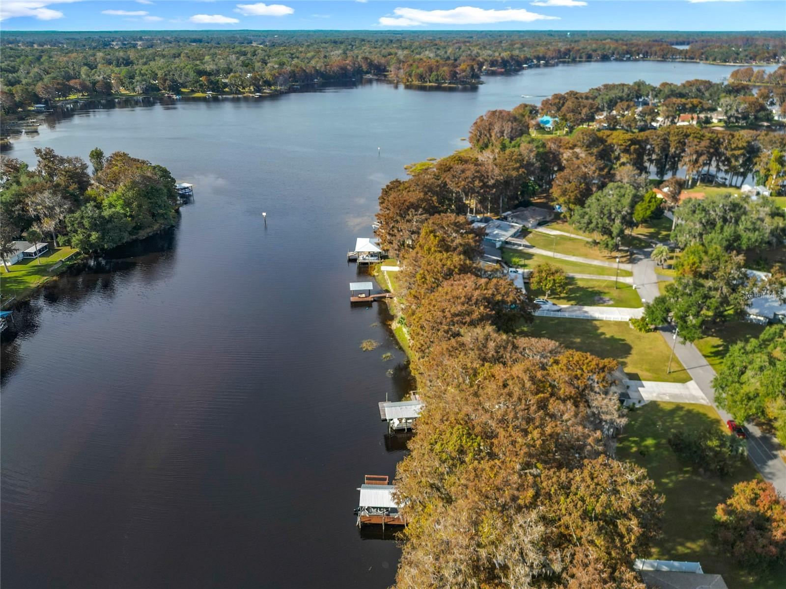 Image 36 of 38 For 7686 Crescent Loop