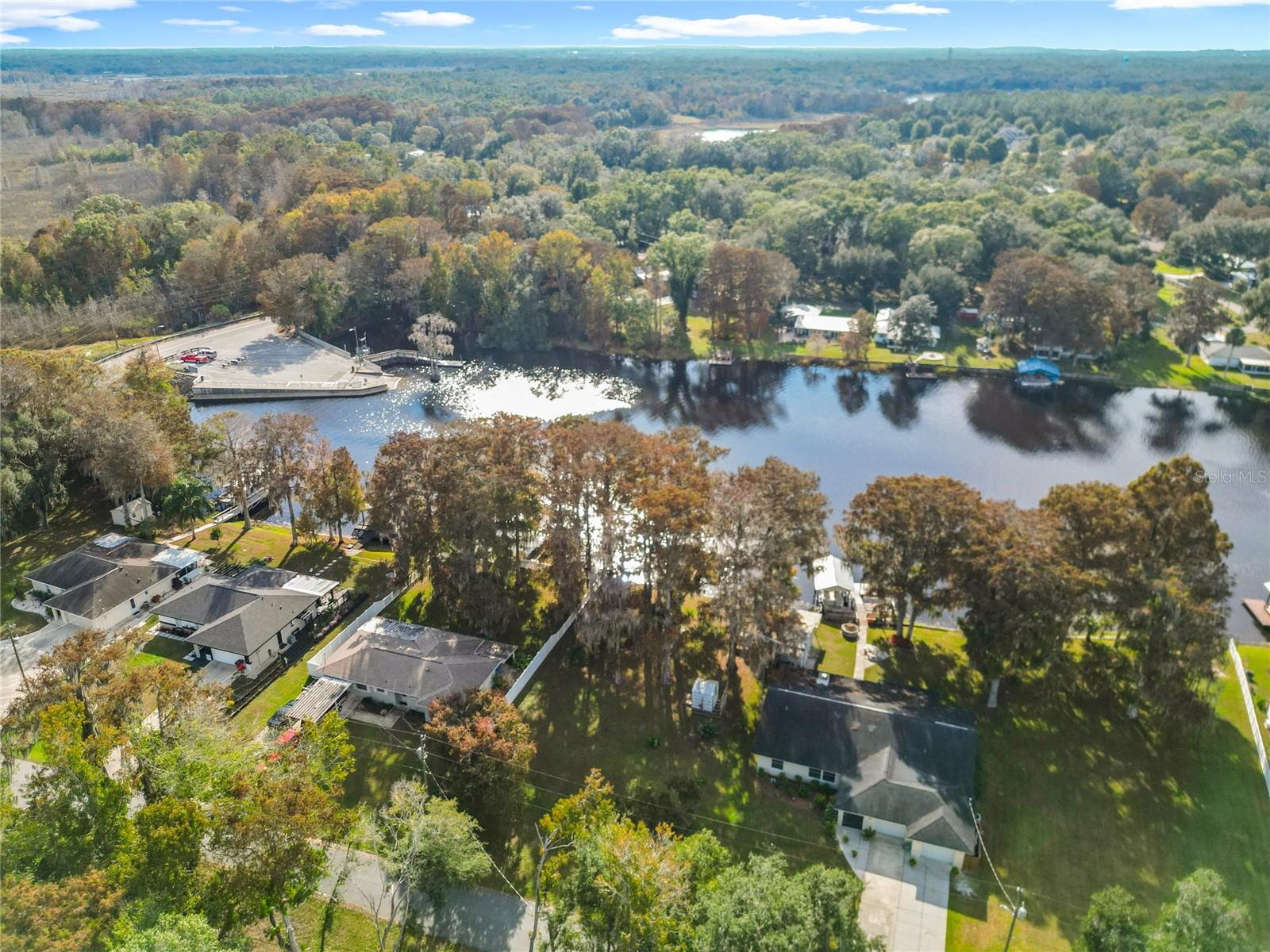 Image 5 of 38 For 7686 Crescent Loop