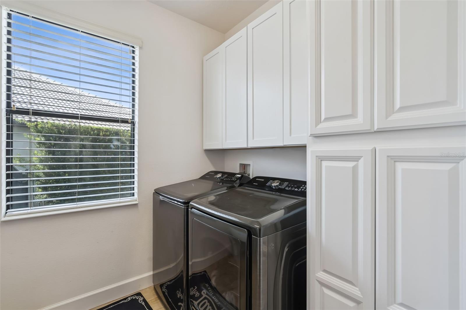 Image 17 of 24 For 5785 Saybrook Circle