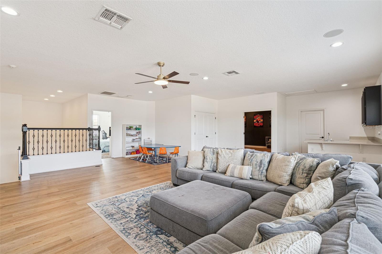 Image 19 of 24 For 5785 Saybrook Circle