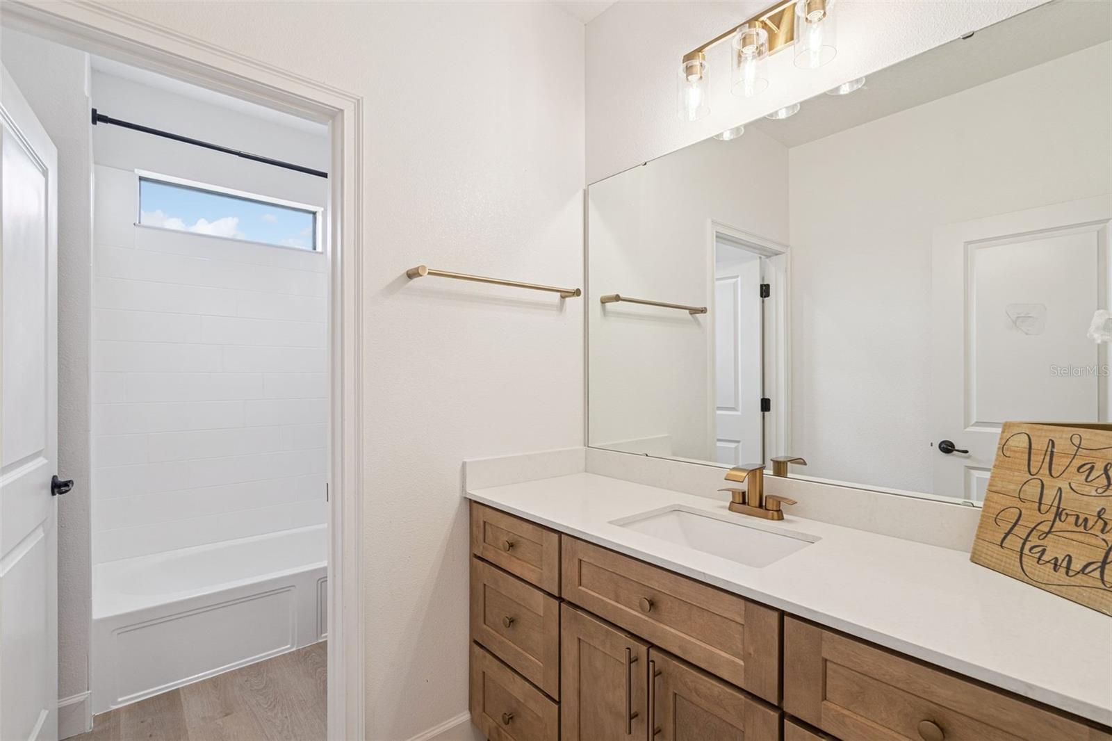 Image 29 of 39 For 5785 Saybrook Circle