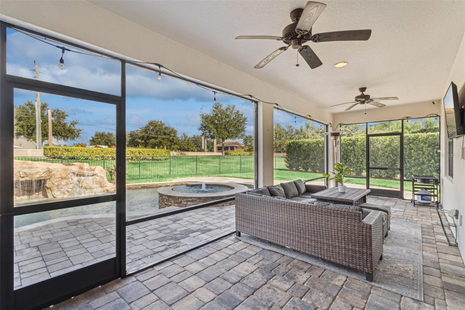 Image 32 of 39 For 5785 Saybrook Circle