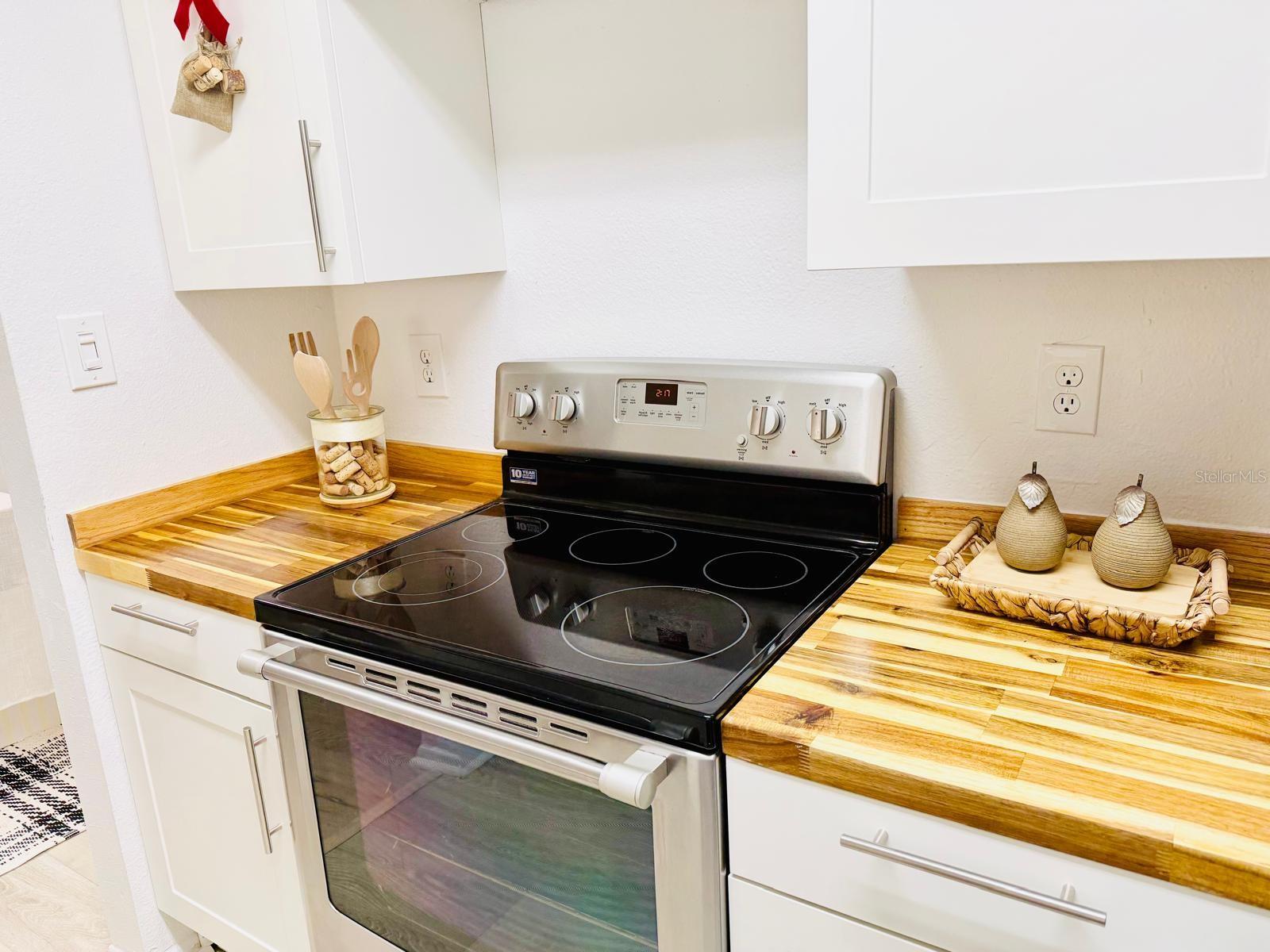 Image 19 of 58 For 216 Afton Square 202