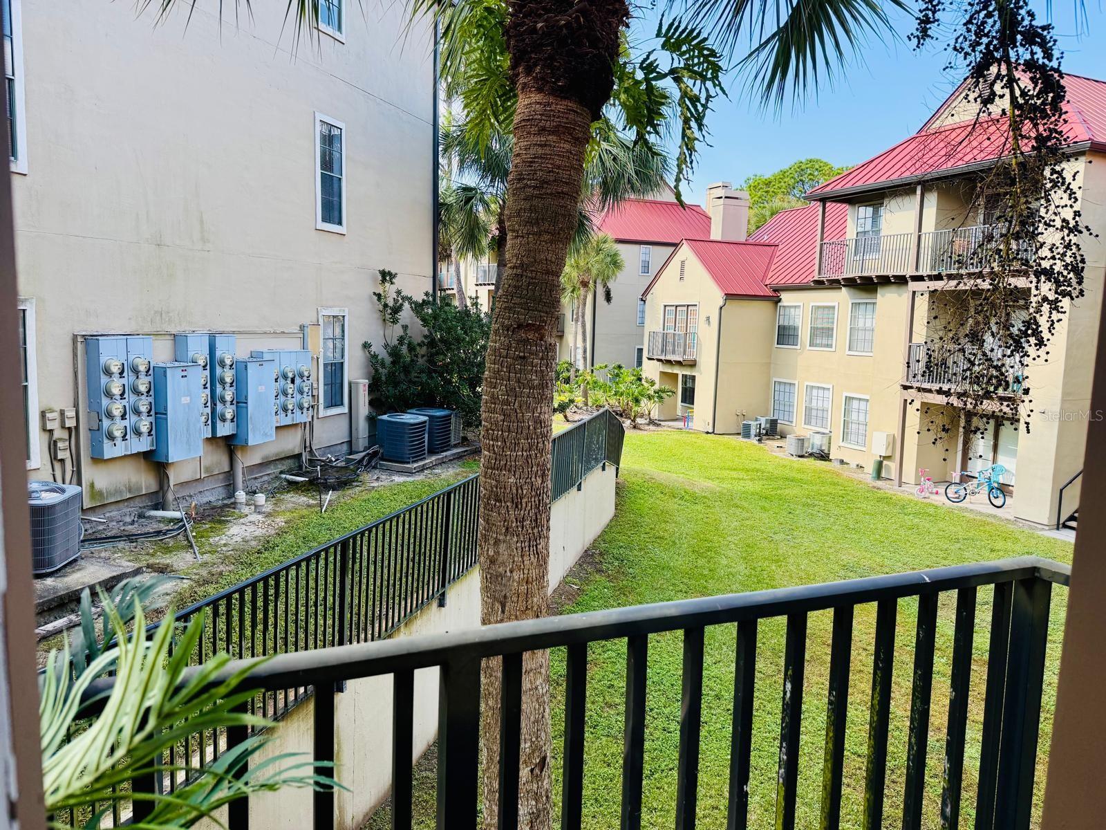 Image 39 of 58 For 216 Afton Square 202