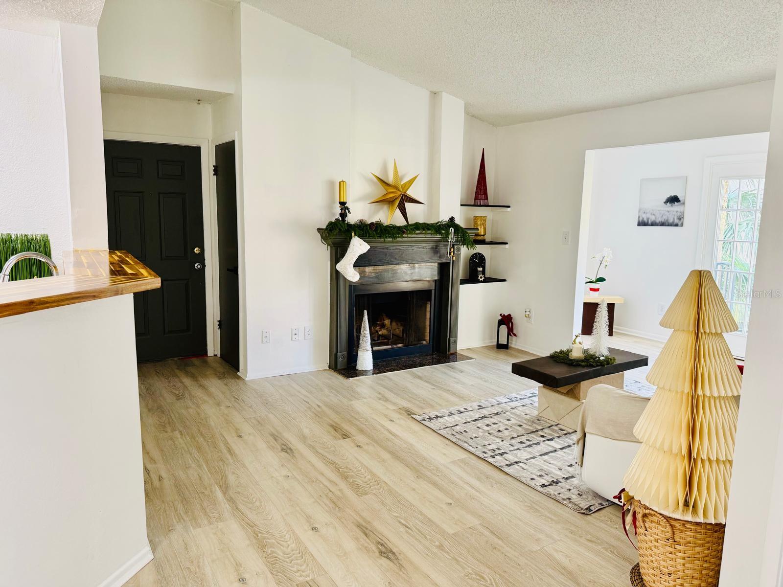 Image 6 of 58 For 216 Afton Square 202