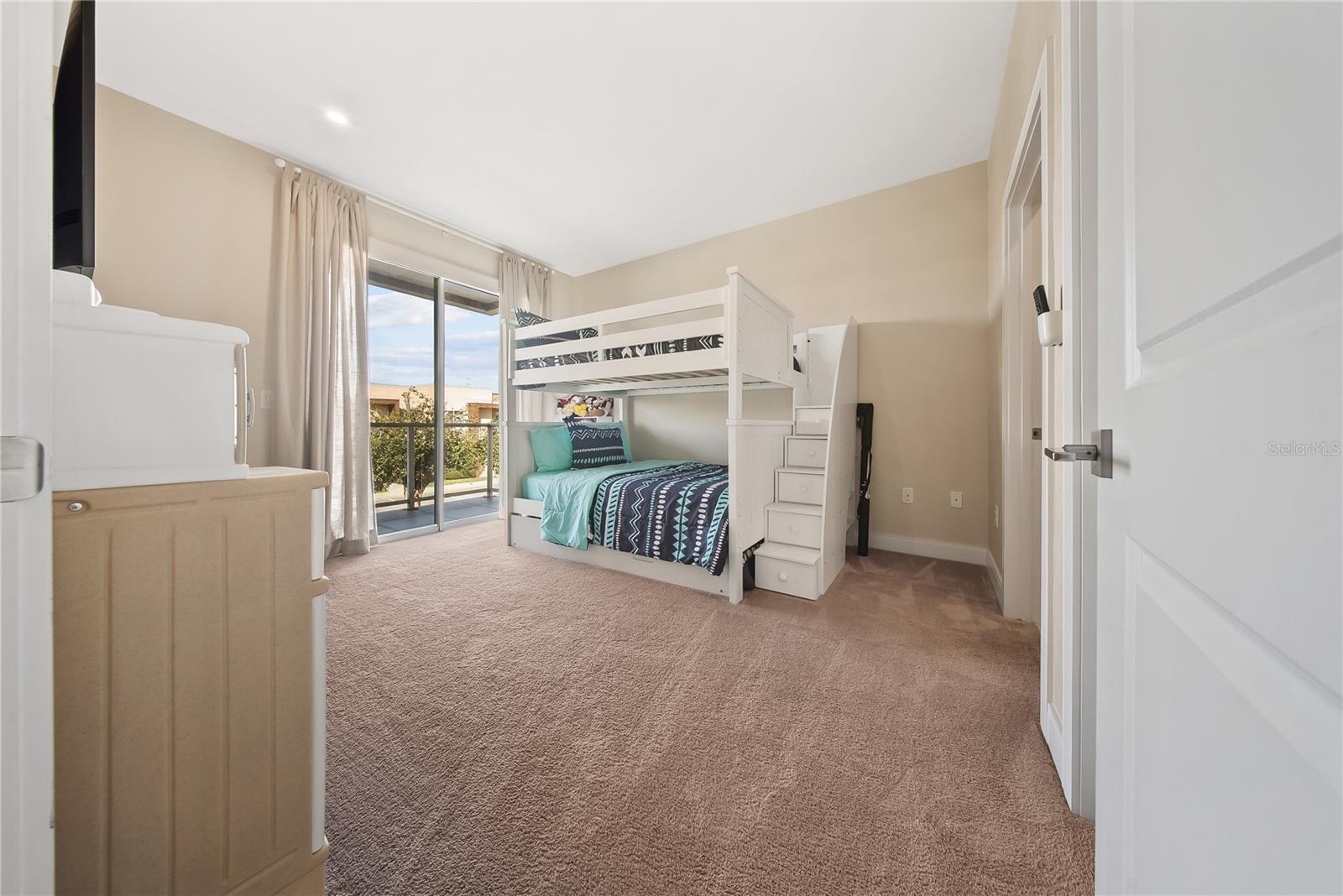 Image 28 of 58 For 3151 Brasilia Avenue