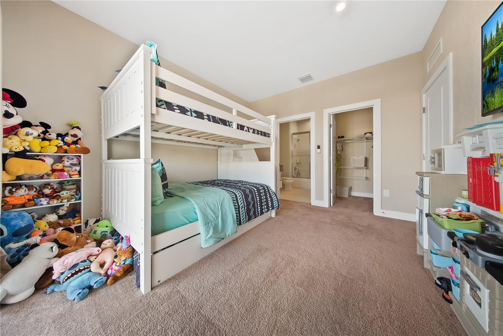 Image 29 of 58 For 3151 Brasilia Avenue