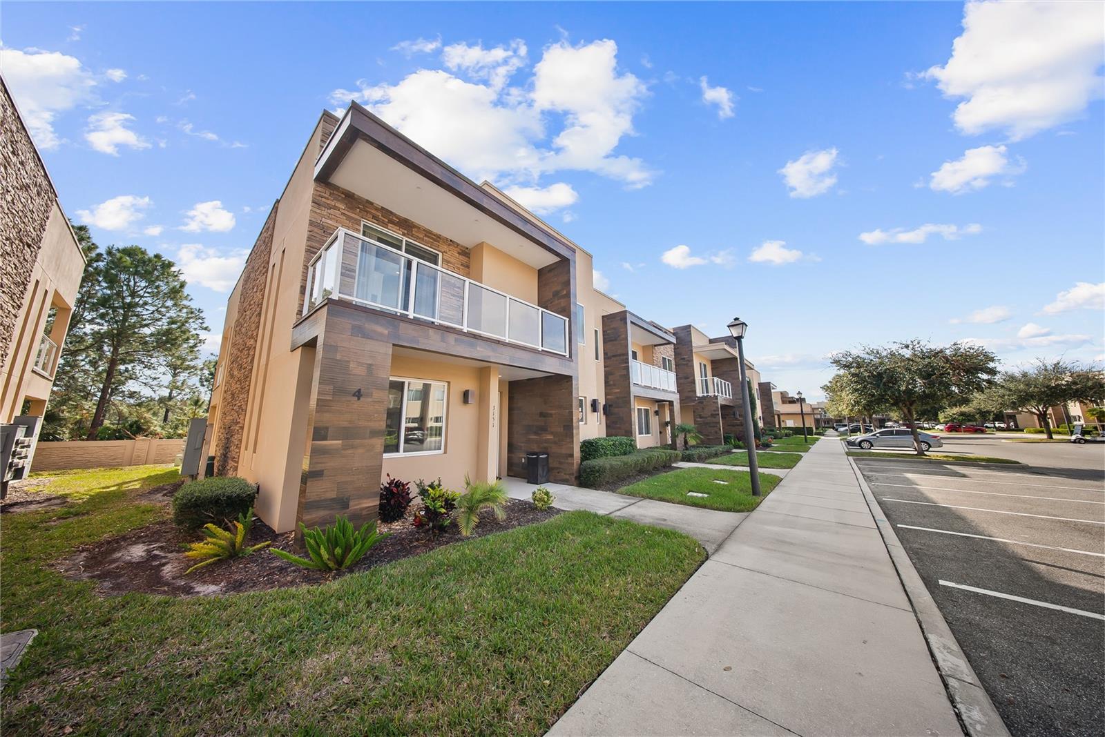 Image 3 of 58 For 3151 Brasilia Avenue