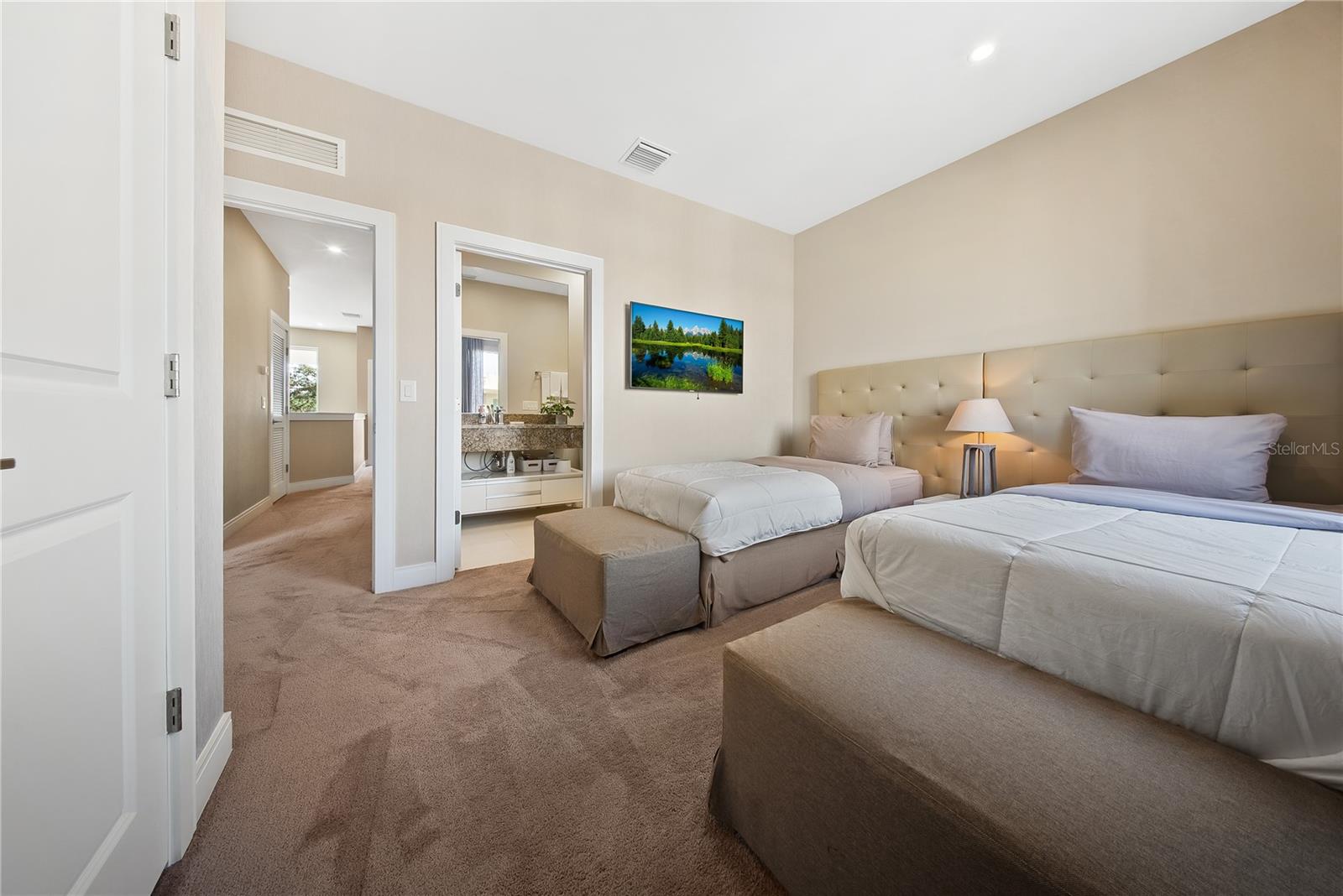 Image 35 of 58 For 3151 Brasilia Avenue