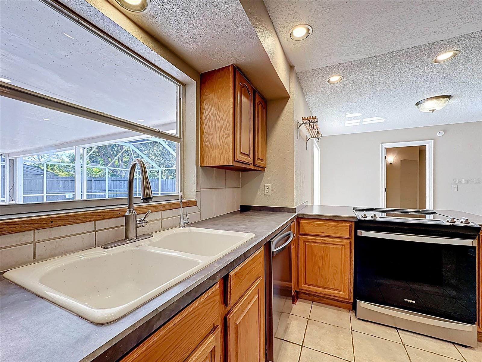 Image 18 of 59 For 226 Cottesmore Circle