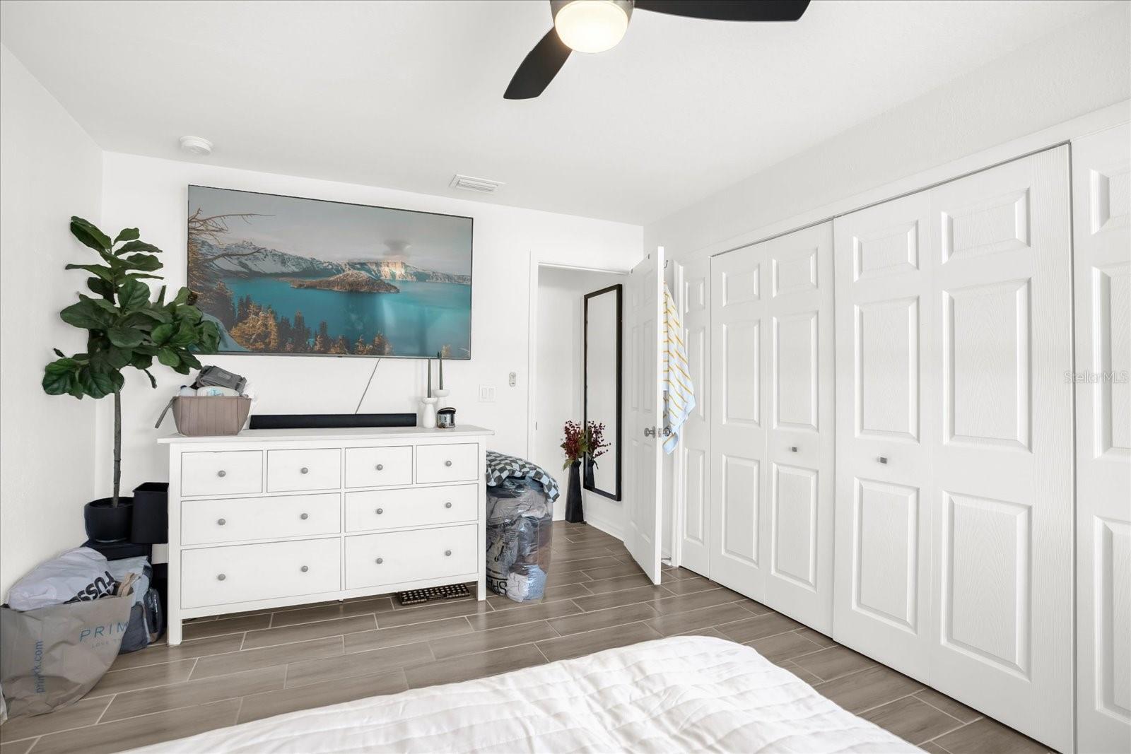 Image 16 of 32 For 812 E. Flag Lane