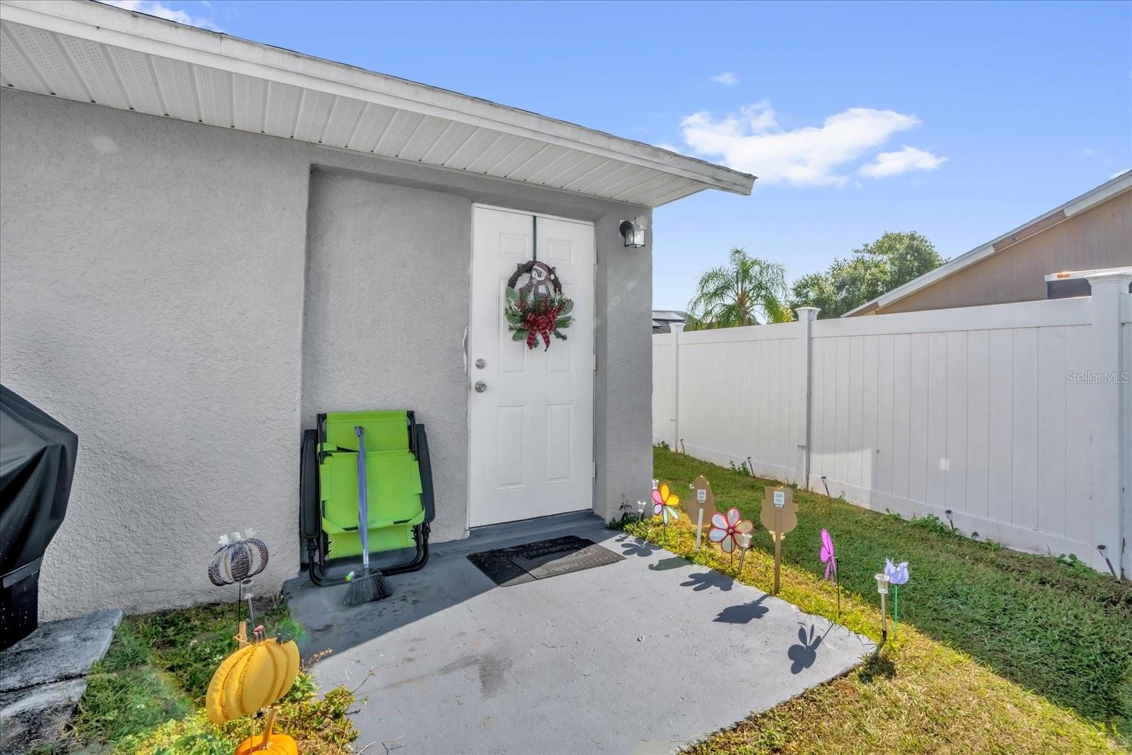 Image 26 of 32 For 812 E. Flag Lane