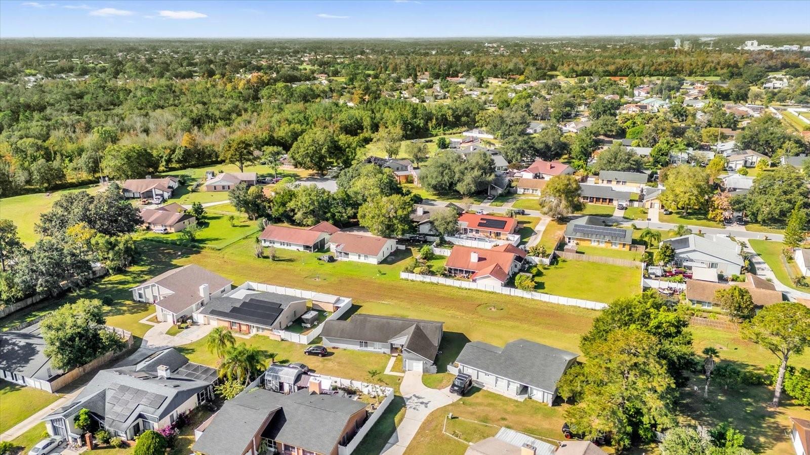 Image 28 of 32 For 812 E. Flag Lane