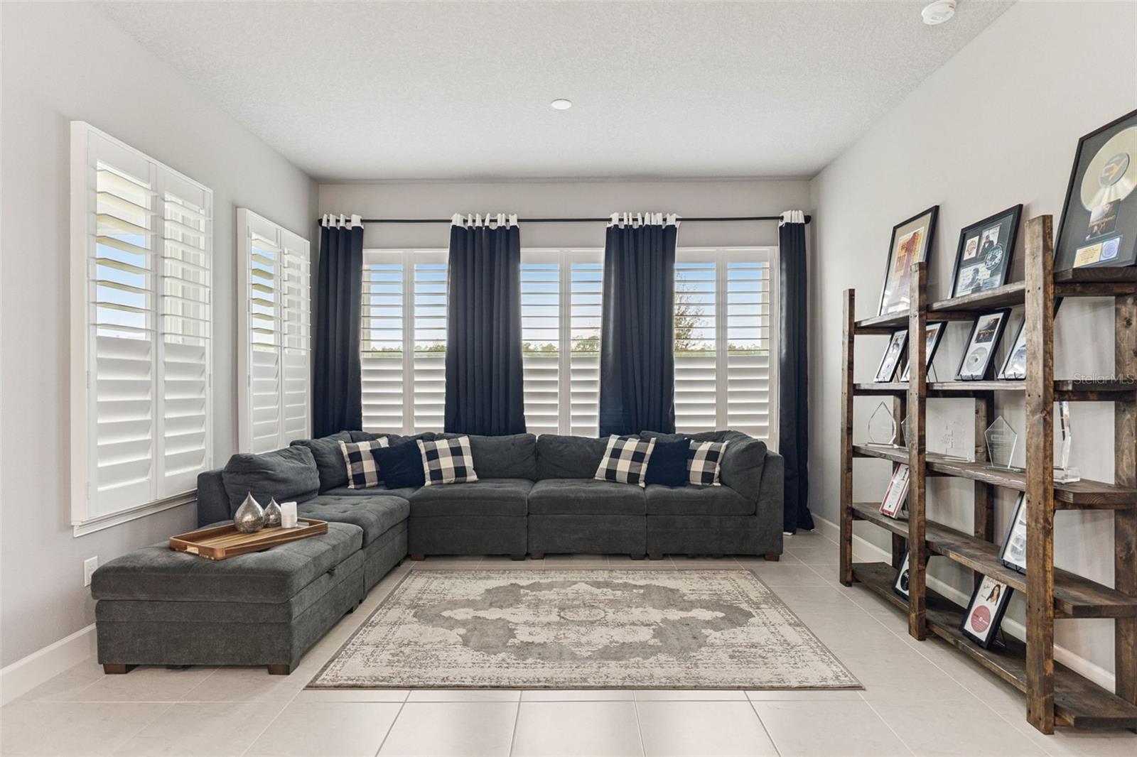 Image 10 of 45 For 569 Mosaic Boulevard