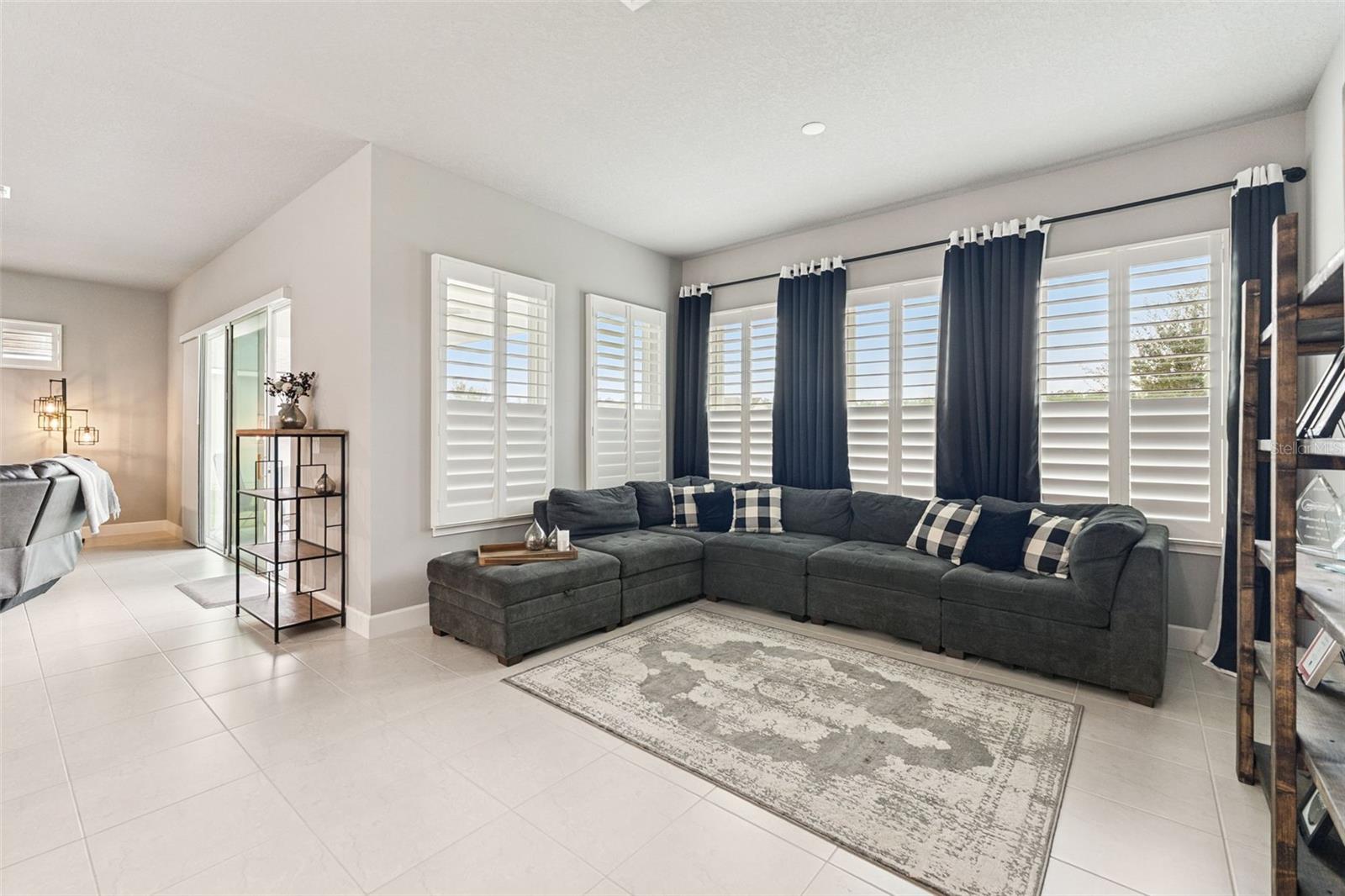 Image 11 of 45 For 569 Mosaic Boulevard