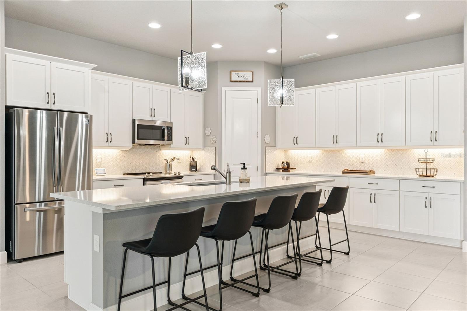 Image 20 of 45 For 569 Mosaic Boulevard