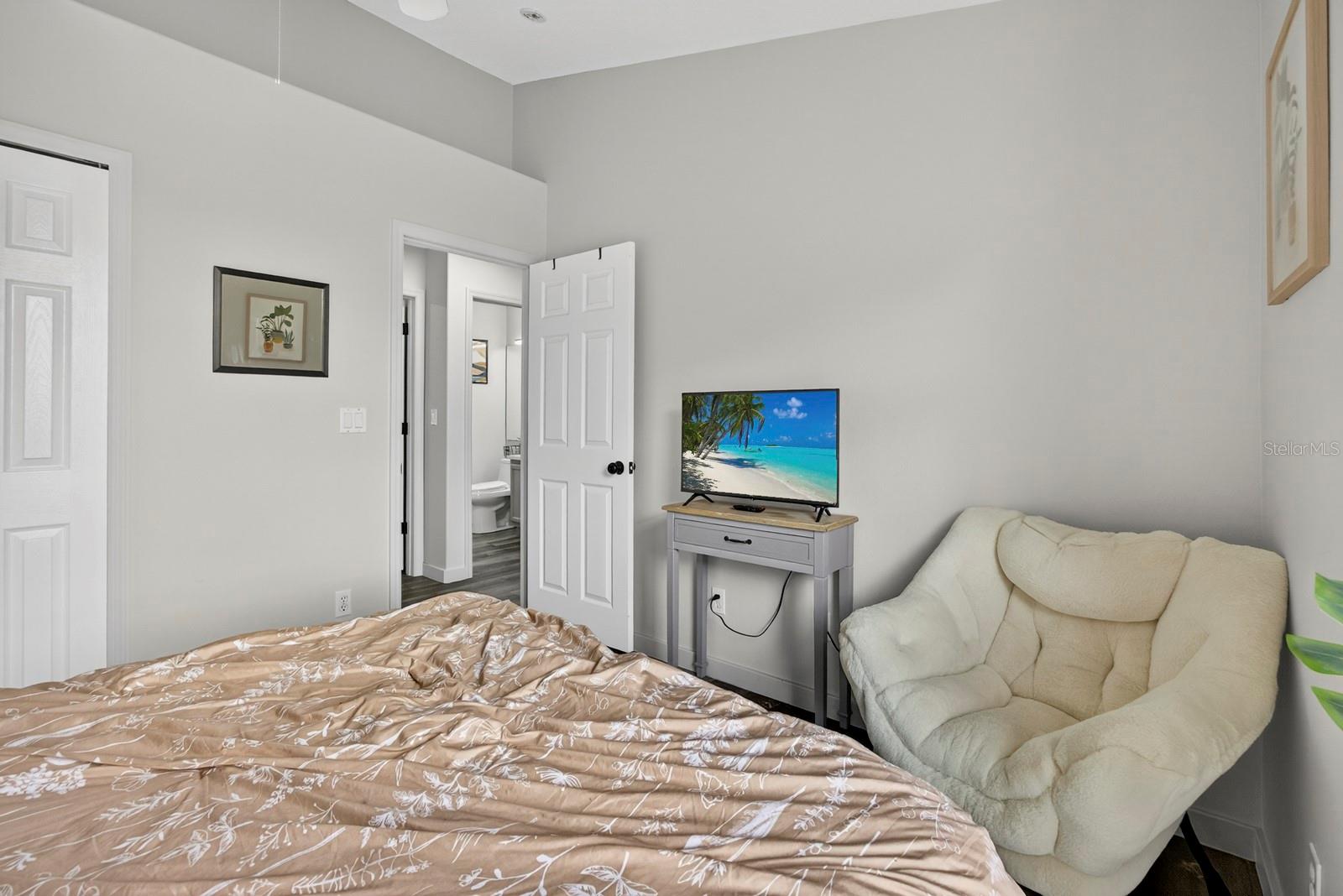 Image 20 of 37 For 2687 Pine Shadow Lane